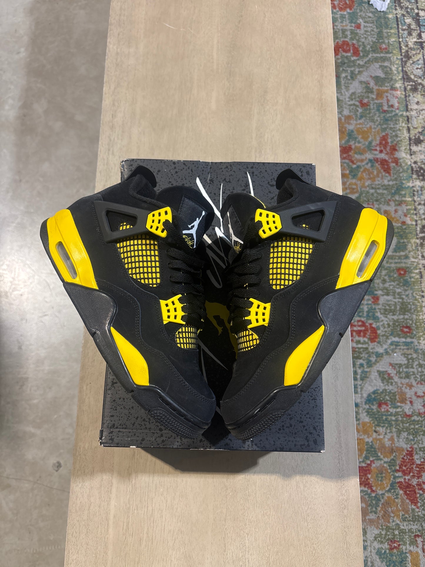 JORDAN 4 THUNDER USED SZ 8