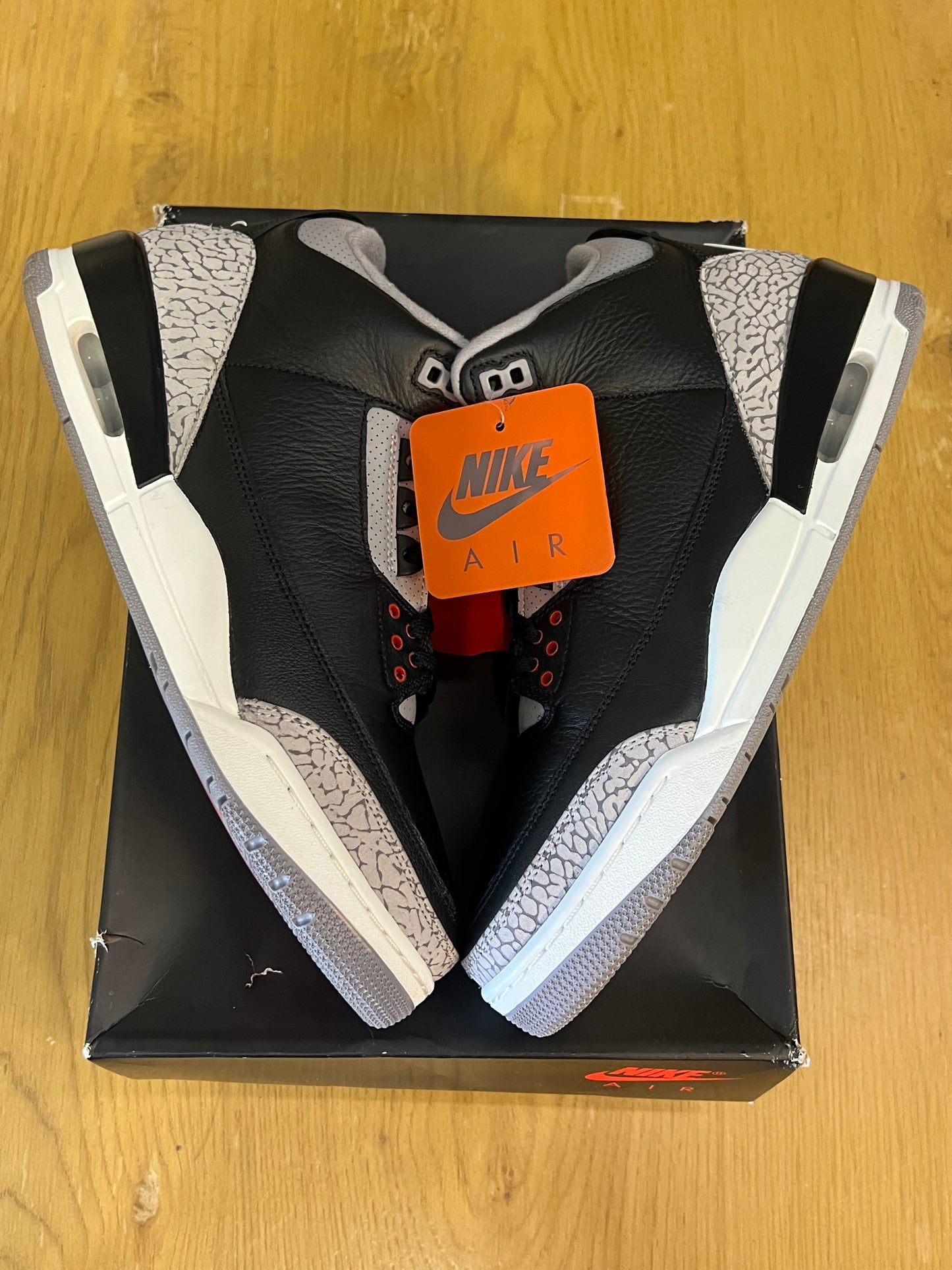 AIR JORDAN 3 RETRO OG BLACK CEMENT USED SIZE 12