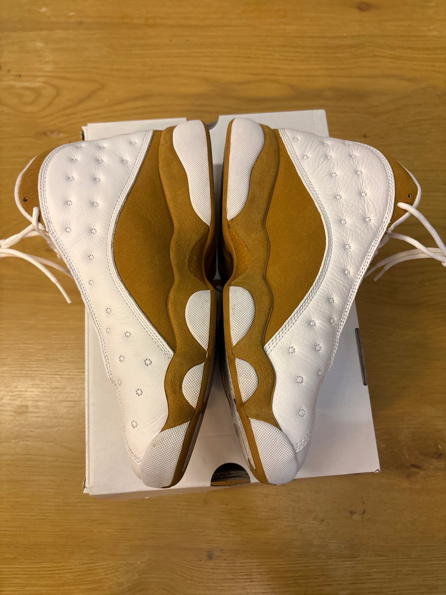 JORDAN 13 WHEAT 2023 Used Sz 9
