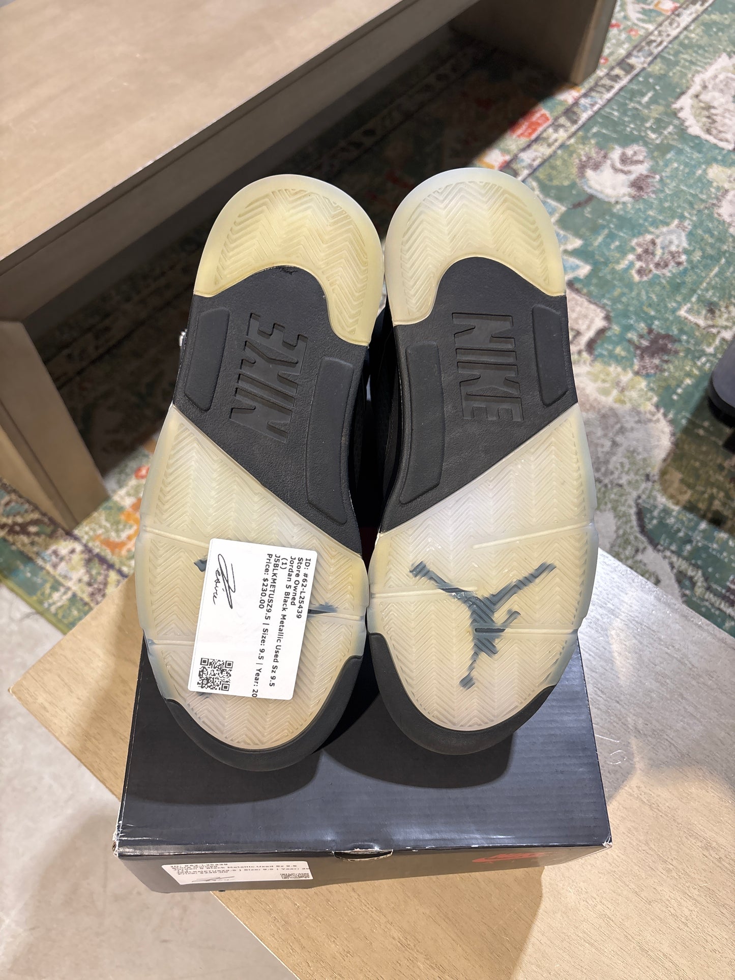 Jordan 5 Black Metallic Used Sz 9.5 (1)