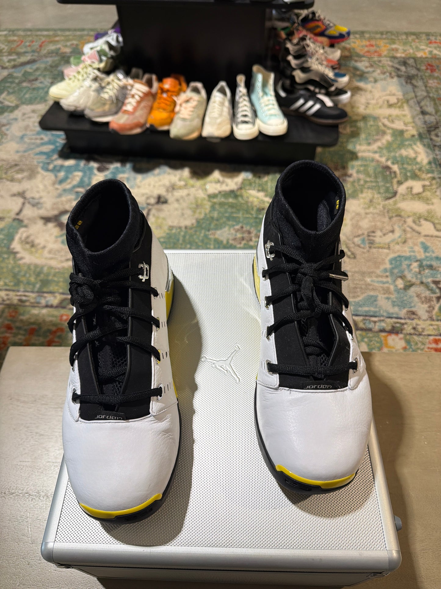Jordan 17 lightning 2024 used sz 13