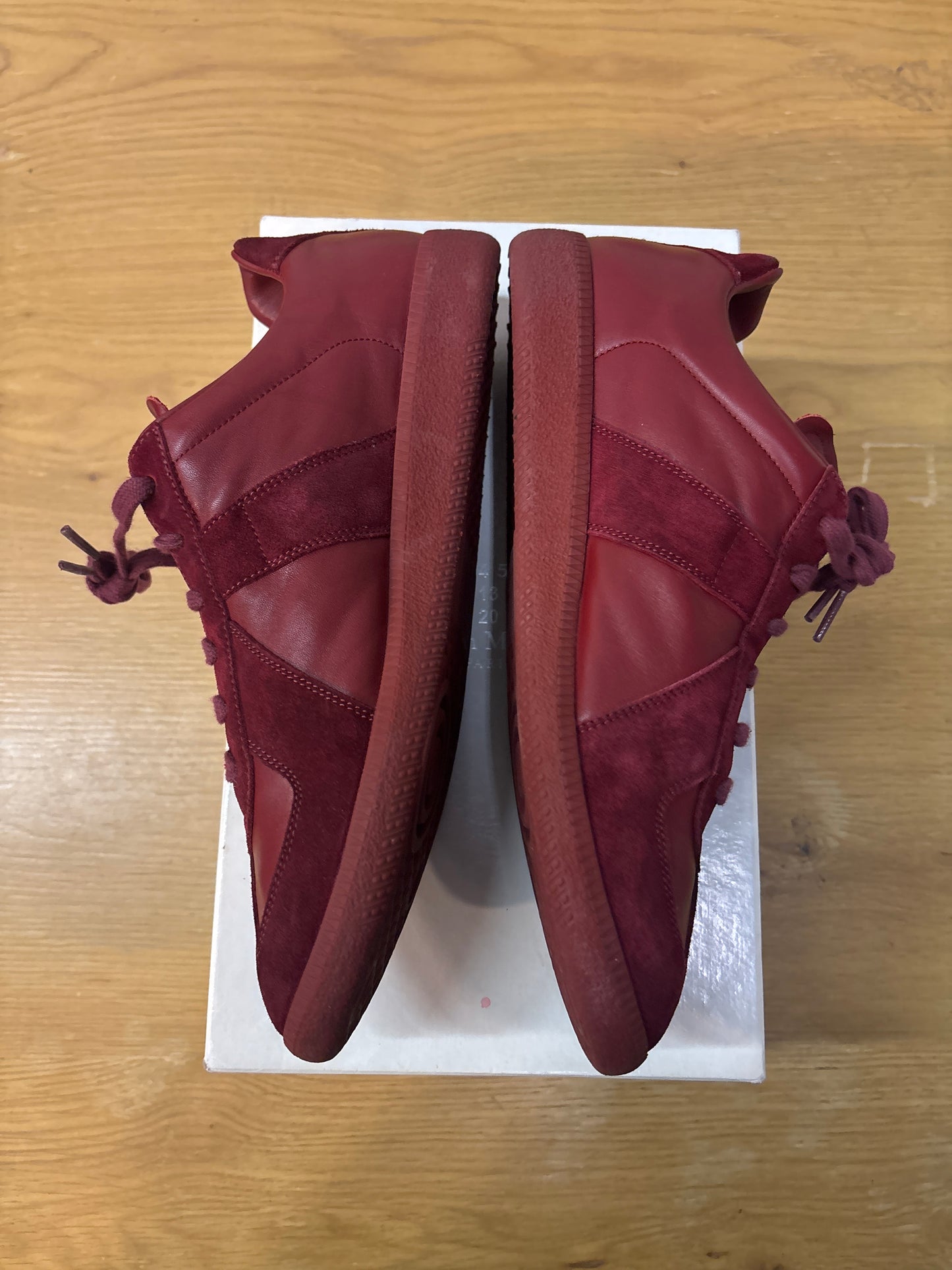 MARGIELA GAT RED WINE SZ 10 USED