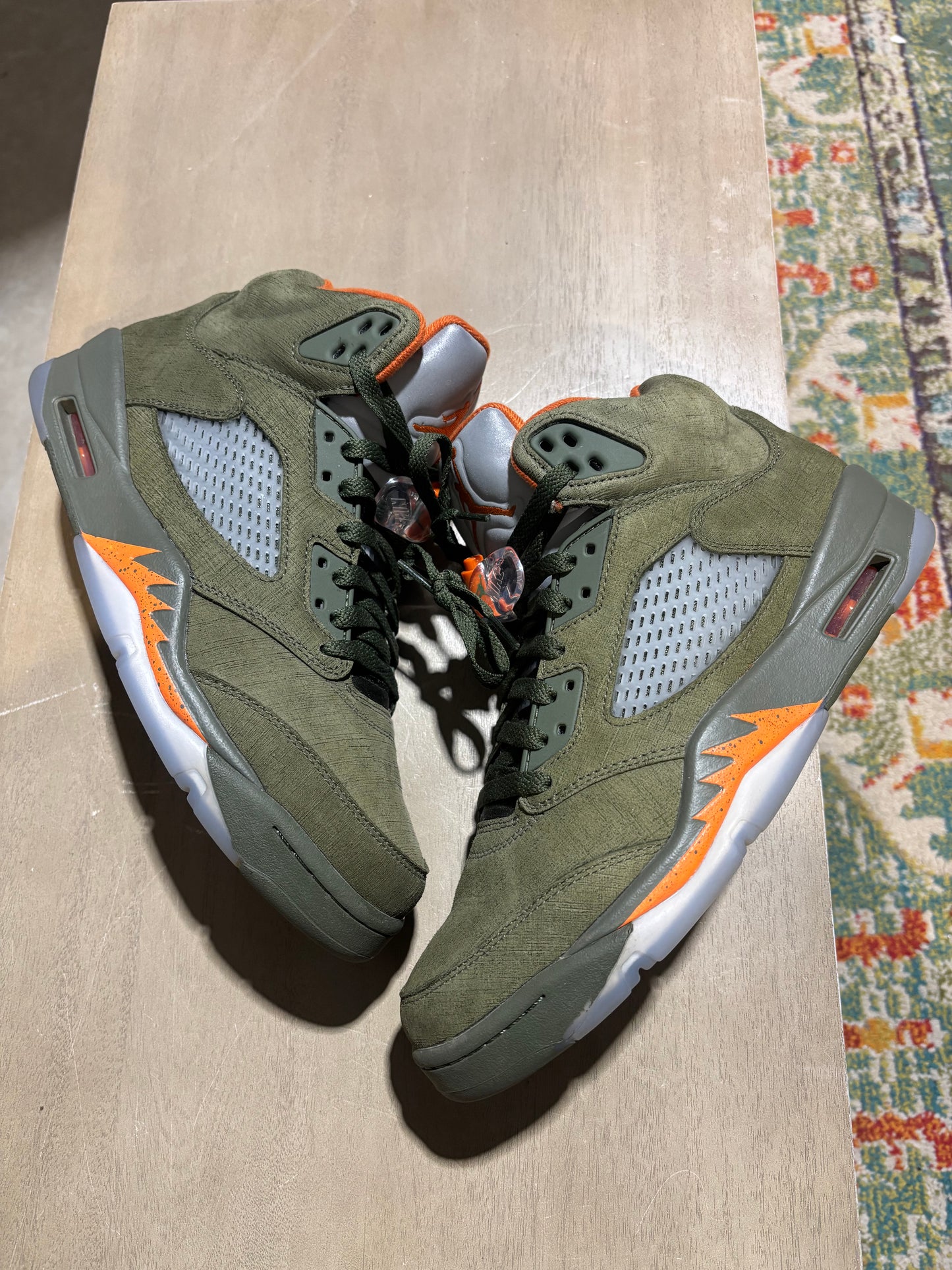 AIR JORDAN 5 OLIVE USED SZ 9.5 NB