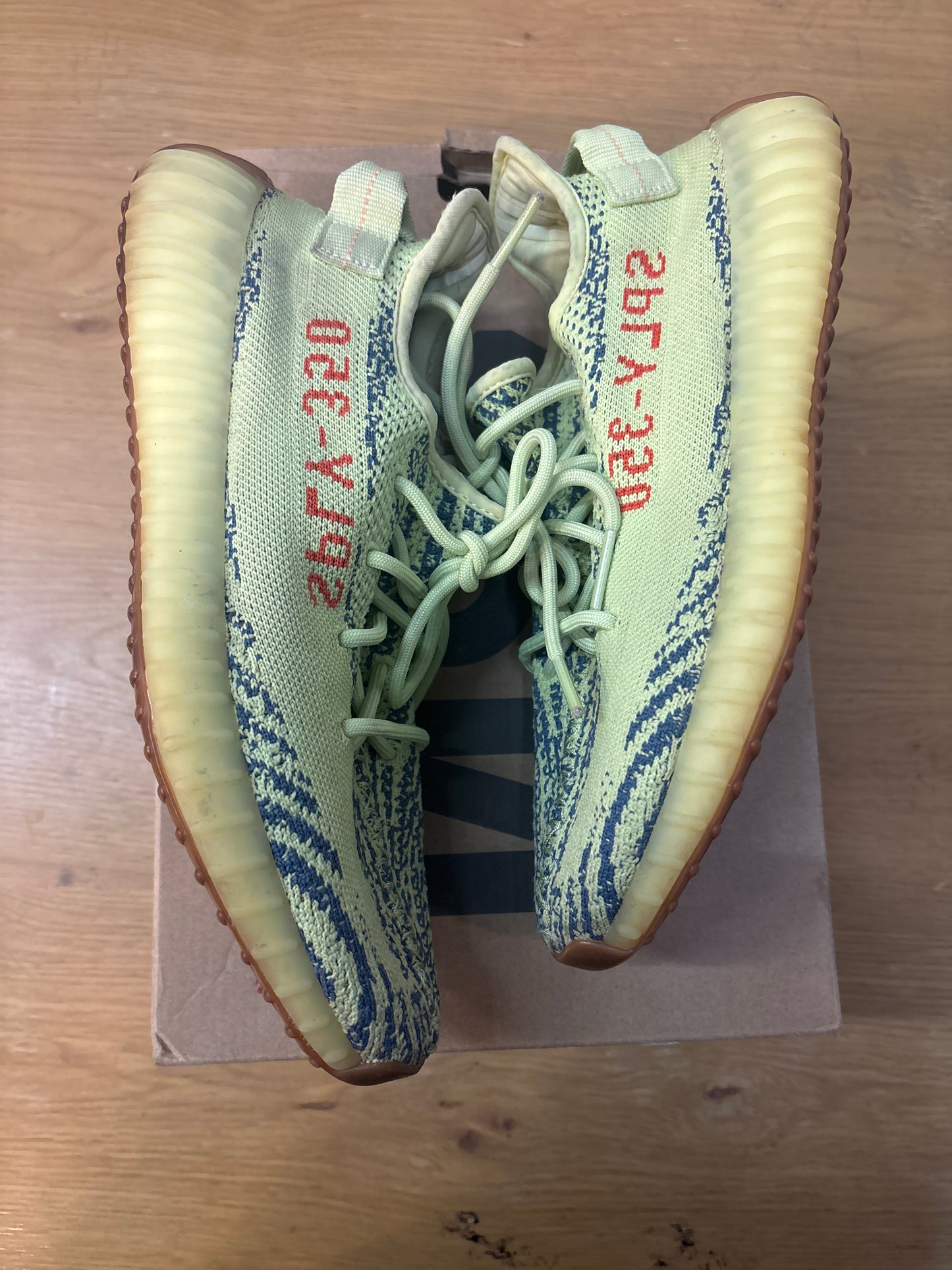 YEEZY 350 SEMI FROZEN YELLOW USED SZ 9