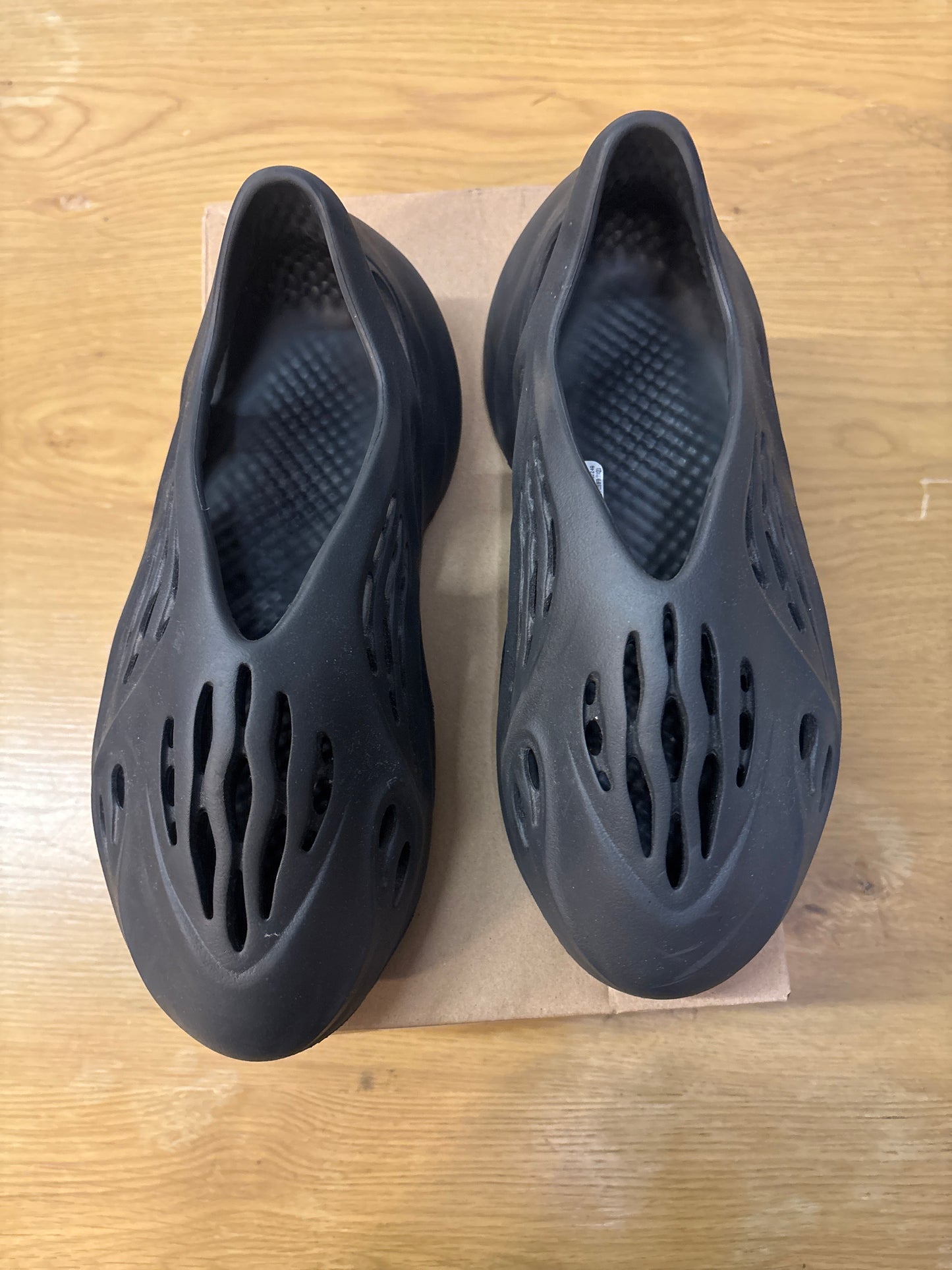YEEZY FOAM RUNNER ONYX Used Sz 10