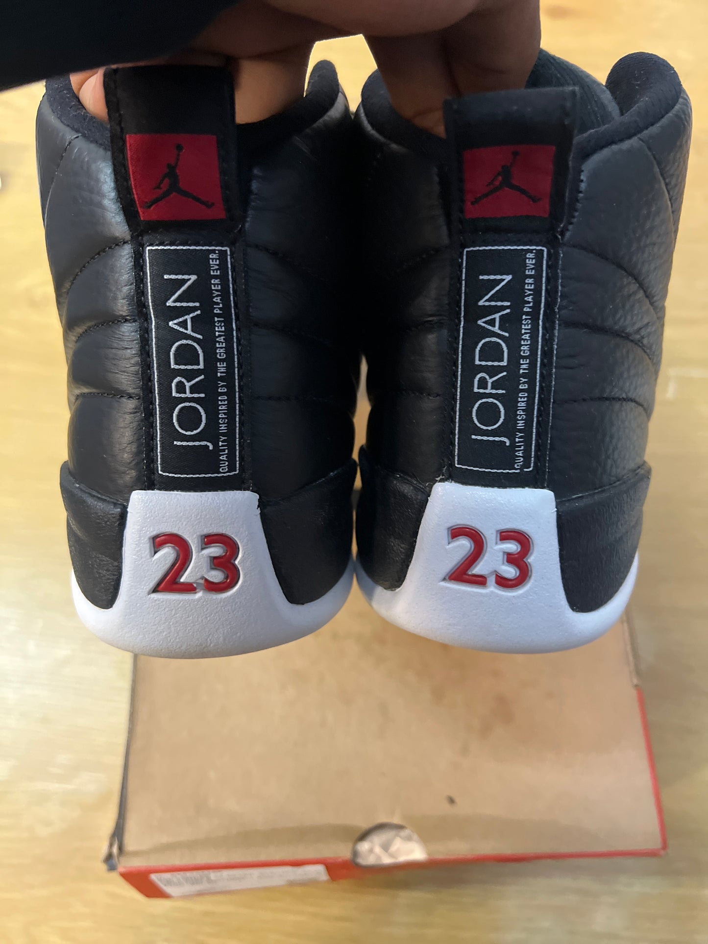AIR JORDAN 12 RETRO PLAYOFF 2022 USED SIZE 8