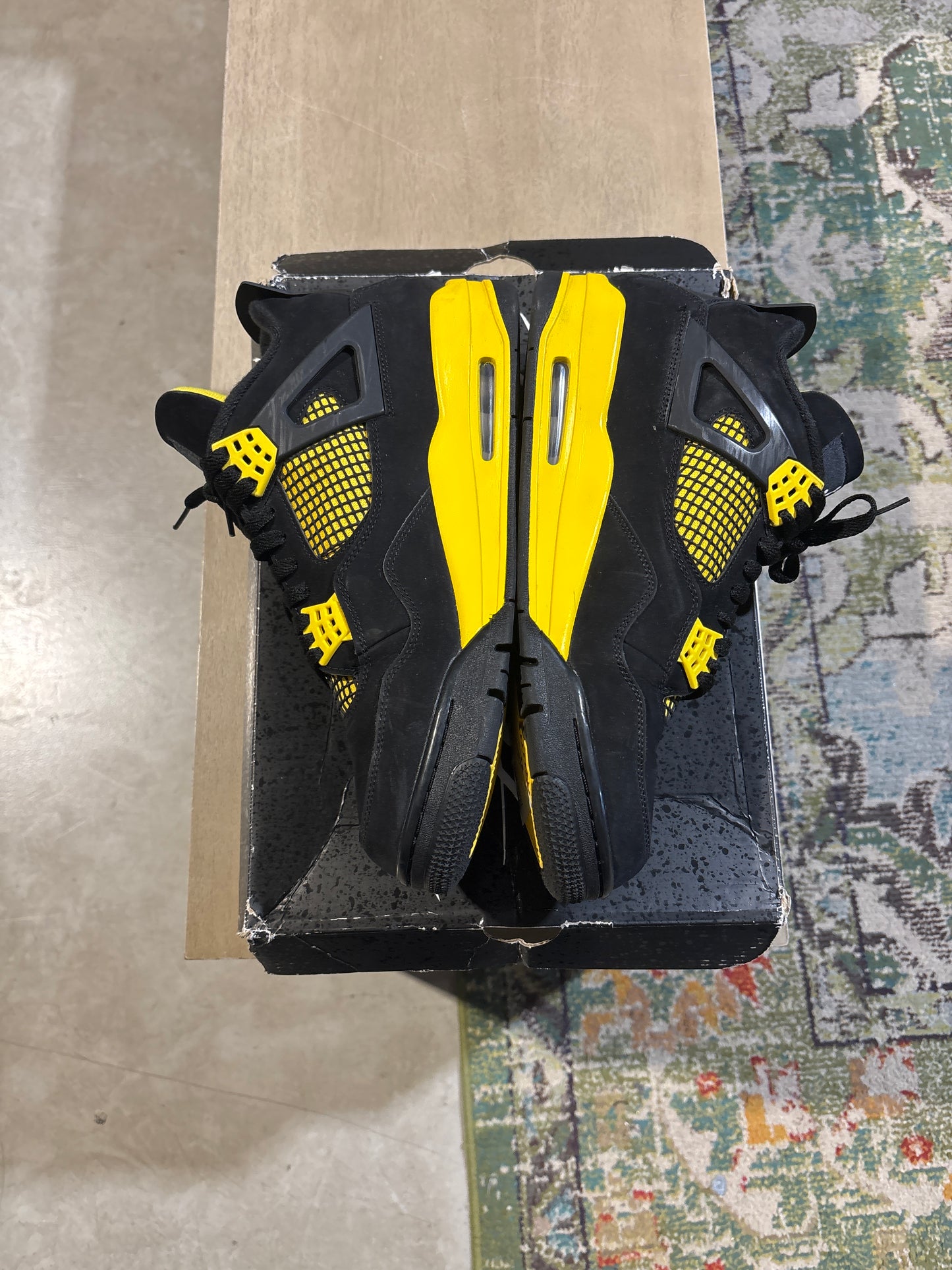 Jordan 4 Thunder Used Sz 12 (1)