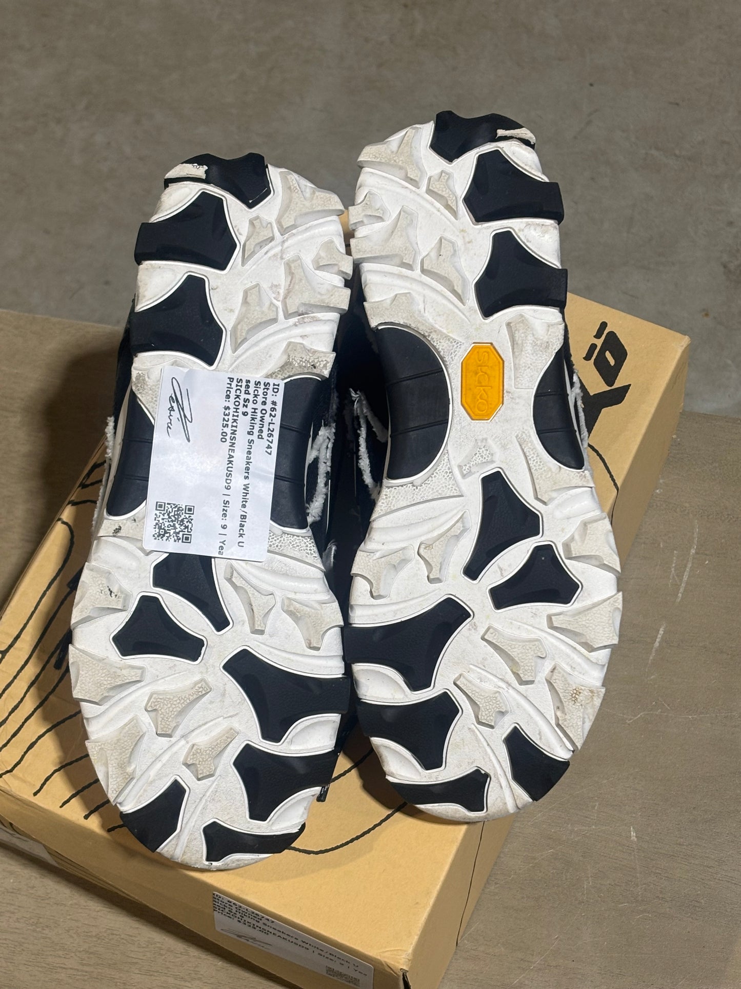 Sicko Hiking Sneakers White/Black Used Sz 9