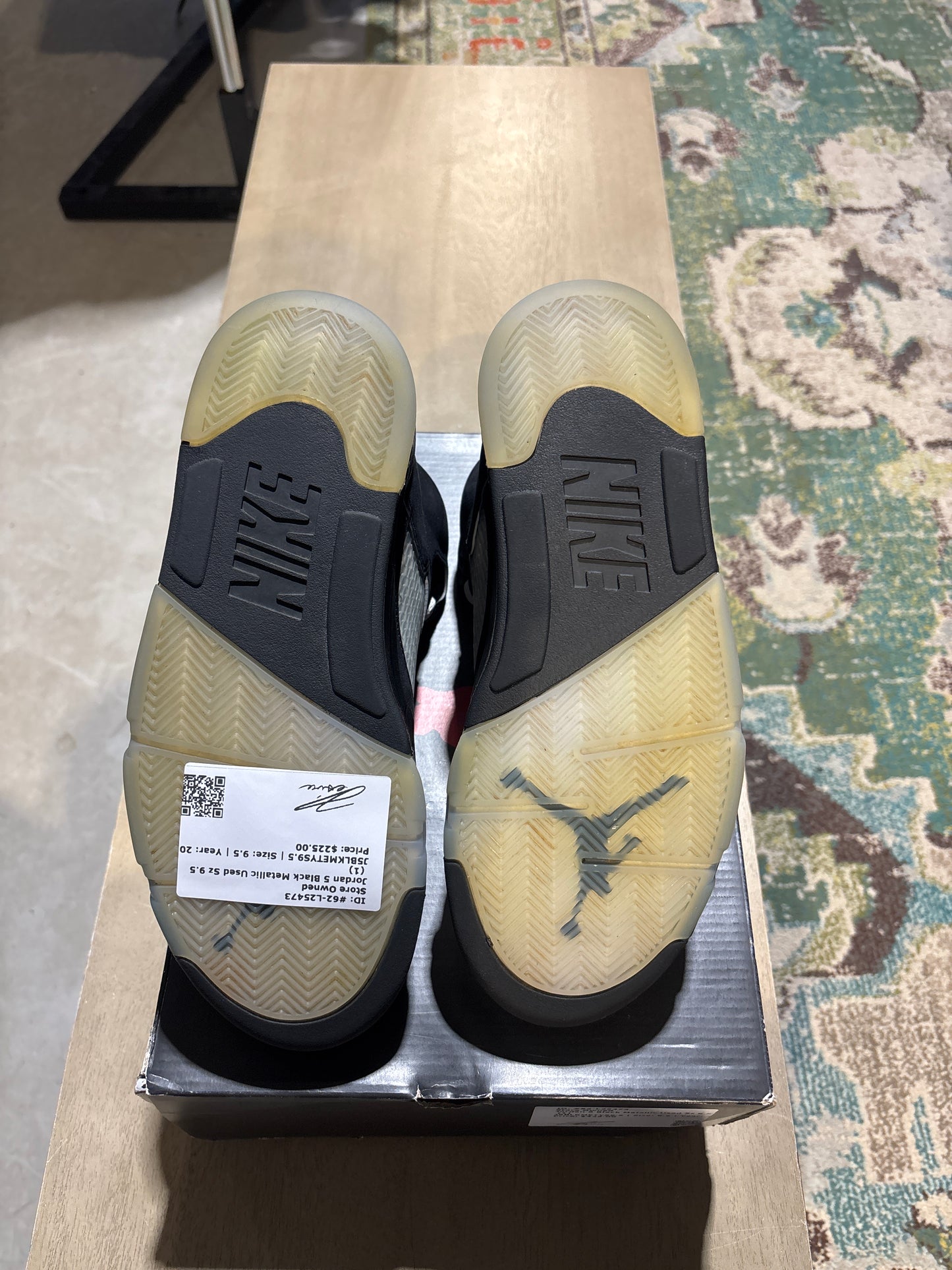 Jordan 5 Black Metallic Used Sz 9.5 (1)