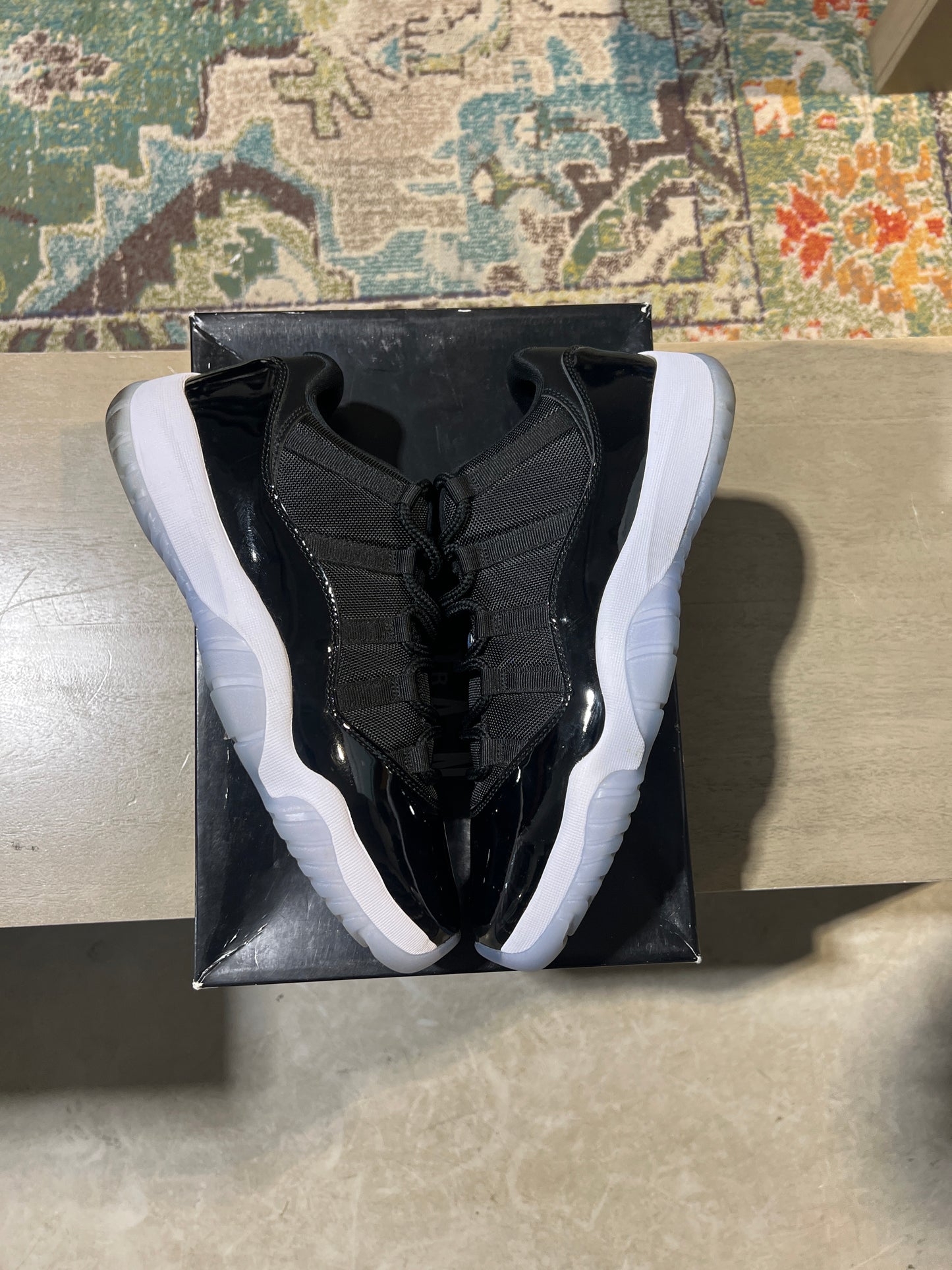 Jordan 11 space jam low used sz 11