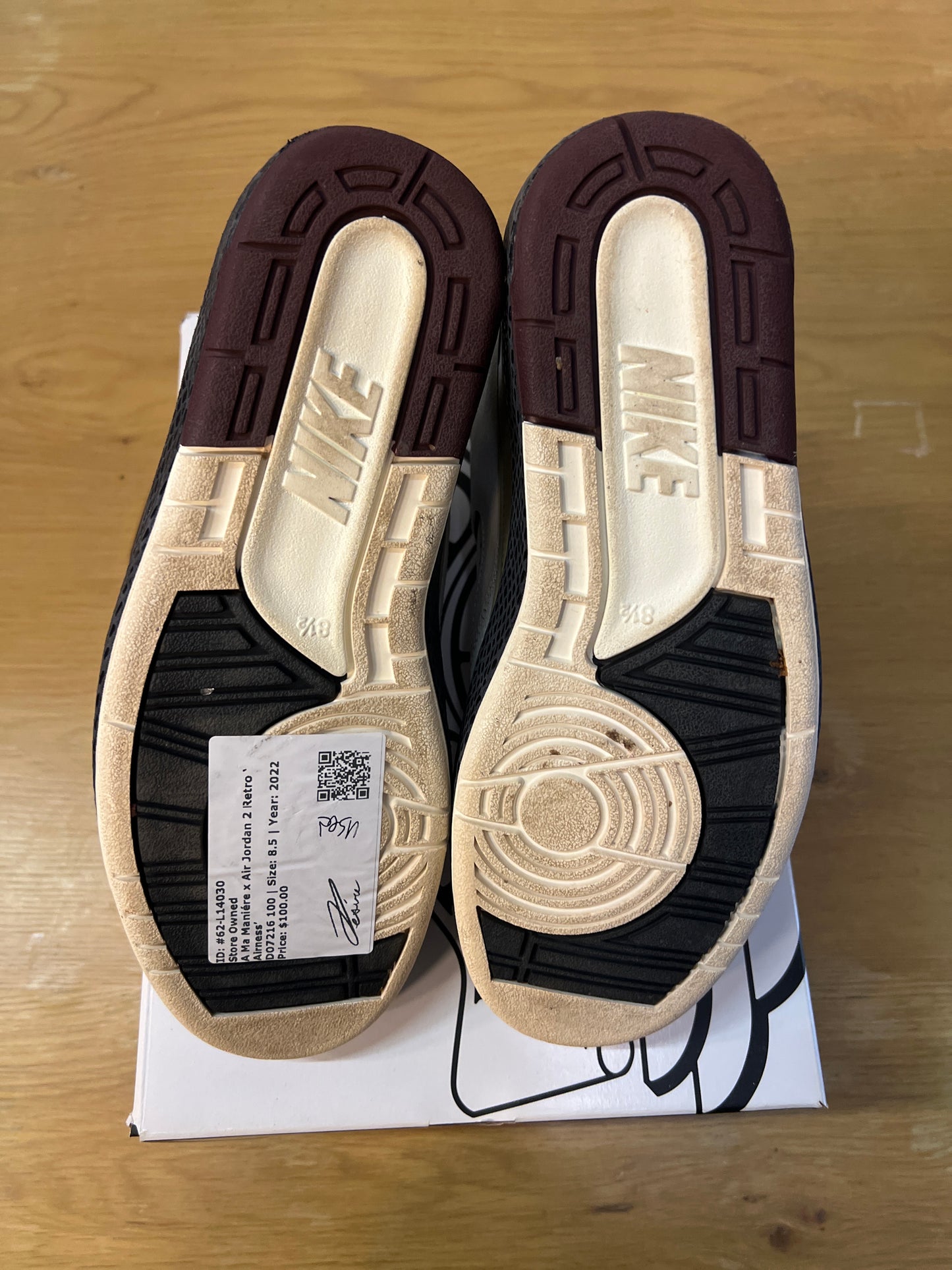 A MA MANIERE X AIR JORDAN 2 RETRO AIRNESS USED SIZE 8.5