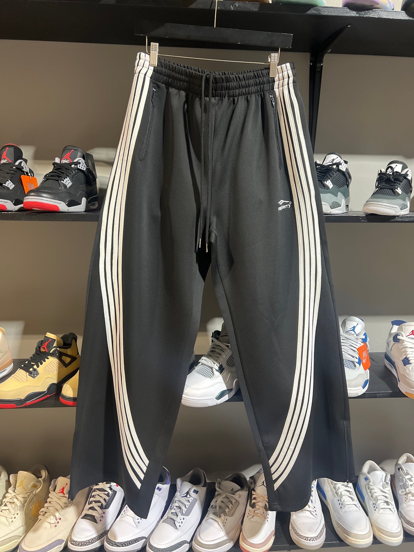 Gv Gallery Bella Hadid Sweats