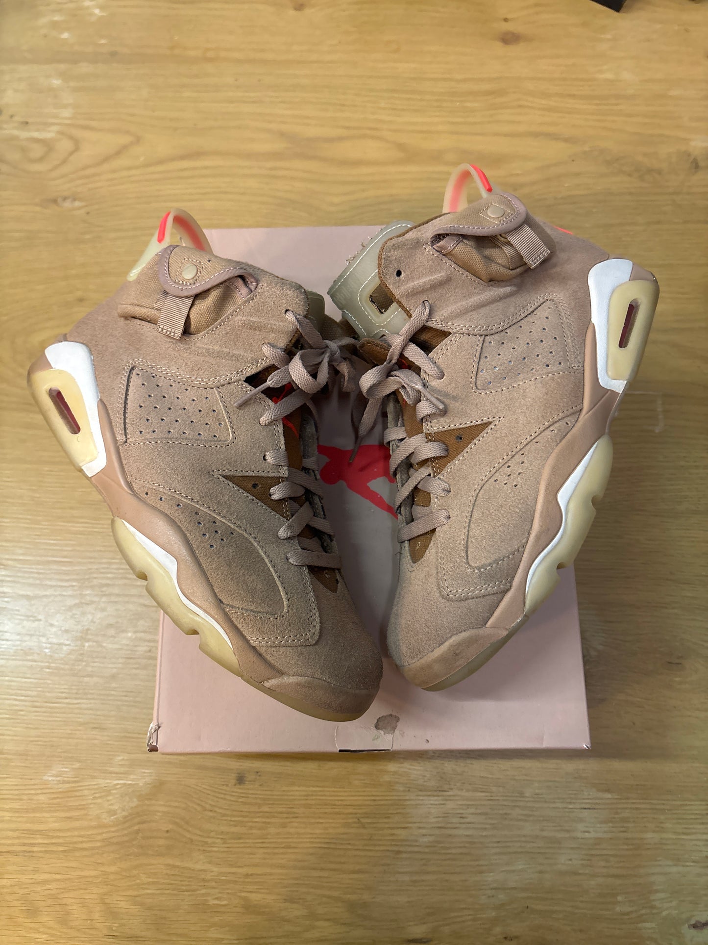 TRAVIS X JORDAN 6  KHAKI Used Sz 8.5