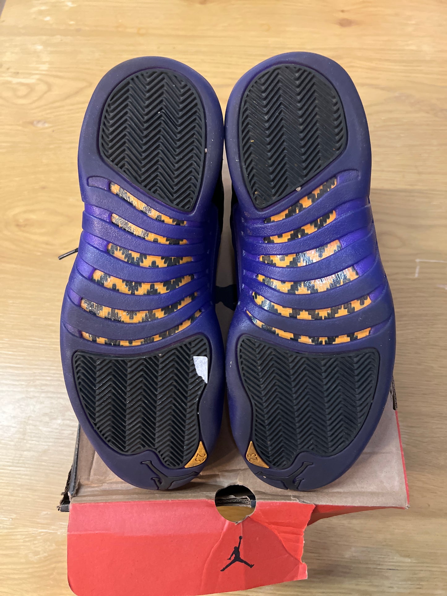 Jordan 12 field purple used Sz 9