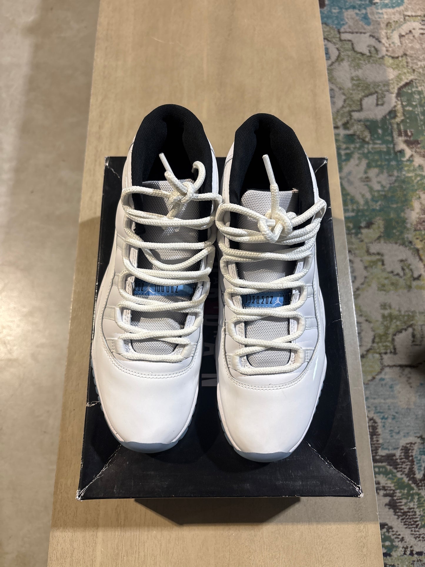 Jordan 11 Legend Blue Used Sz 9.5