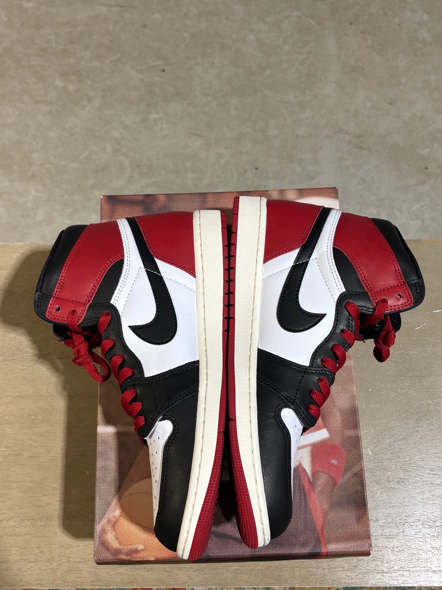 AIR JORDAN 1 RETRO HIGH OG BLACK TOE REIMAGINED USED SZ 10.5