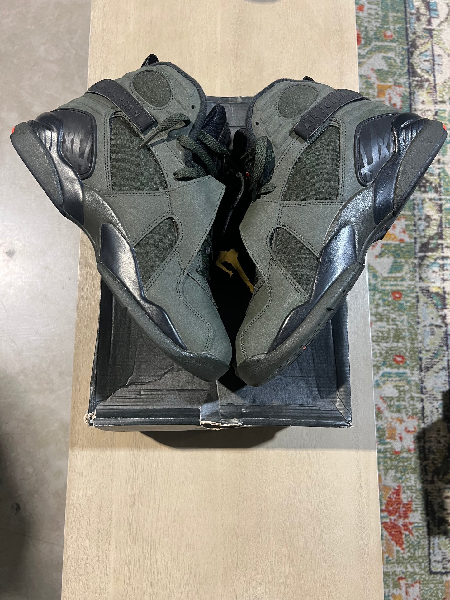 Air Jordan 8 take flight undefeated used sz 9