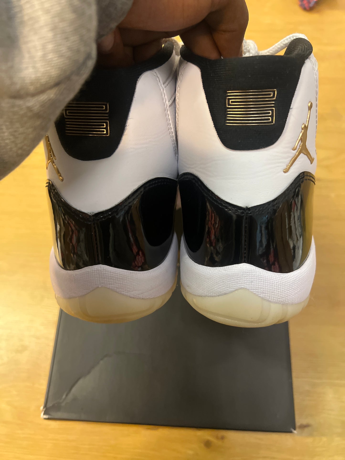 AIR JORDAN 11 RETRO DEFINING MOMENTS 2023 USED SIZE 11