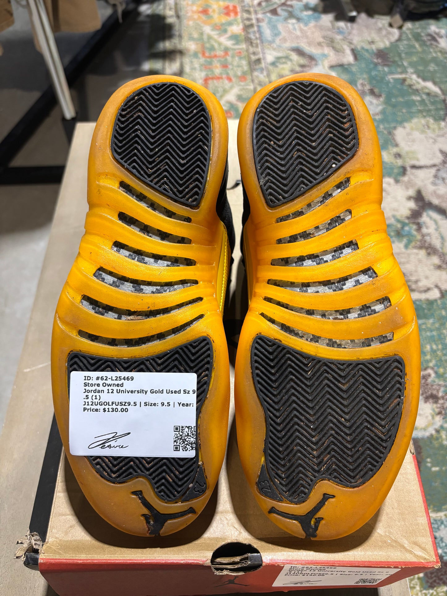 Jordan 12 University Gold Used Sz 9.5 (1)