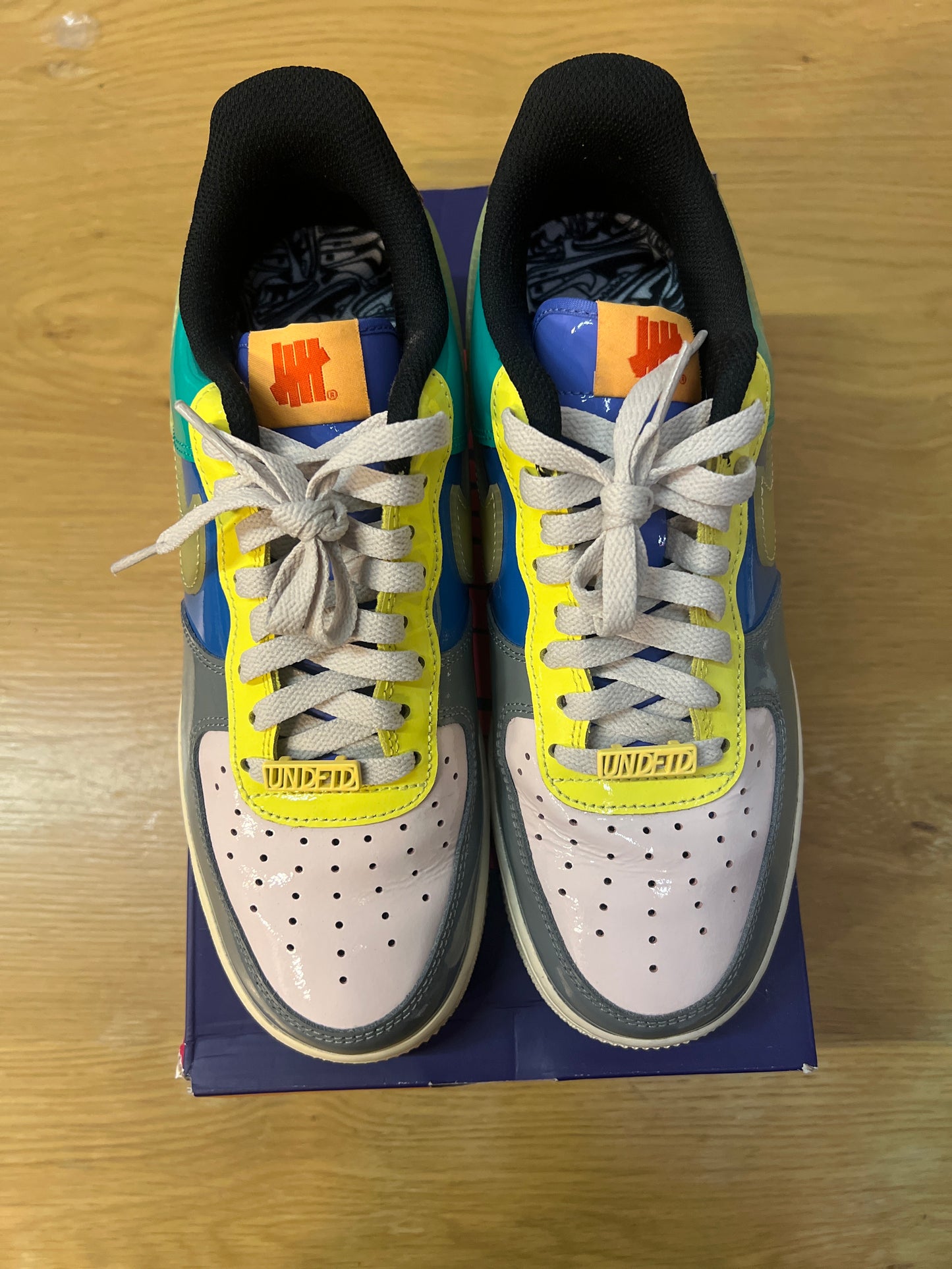 UNDEFEATED X AIR FORCE 1 LOW COMMUNITY USED SIZE 8