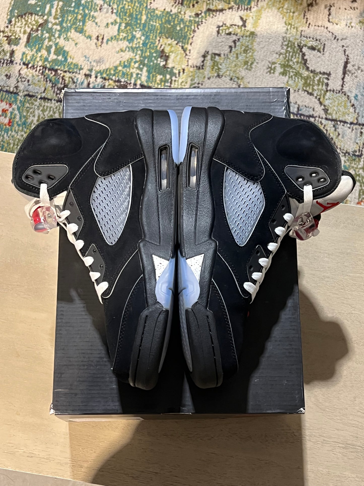 Air Jordan 5 metallic used sz 8.5 (2)