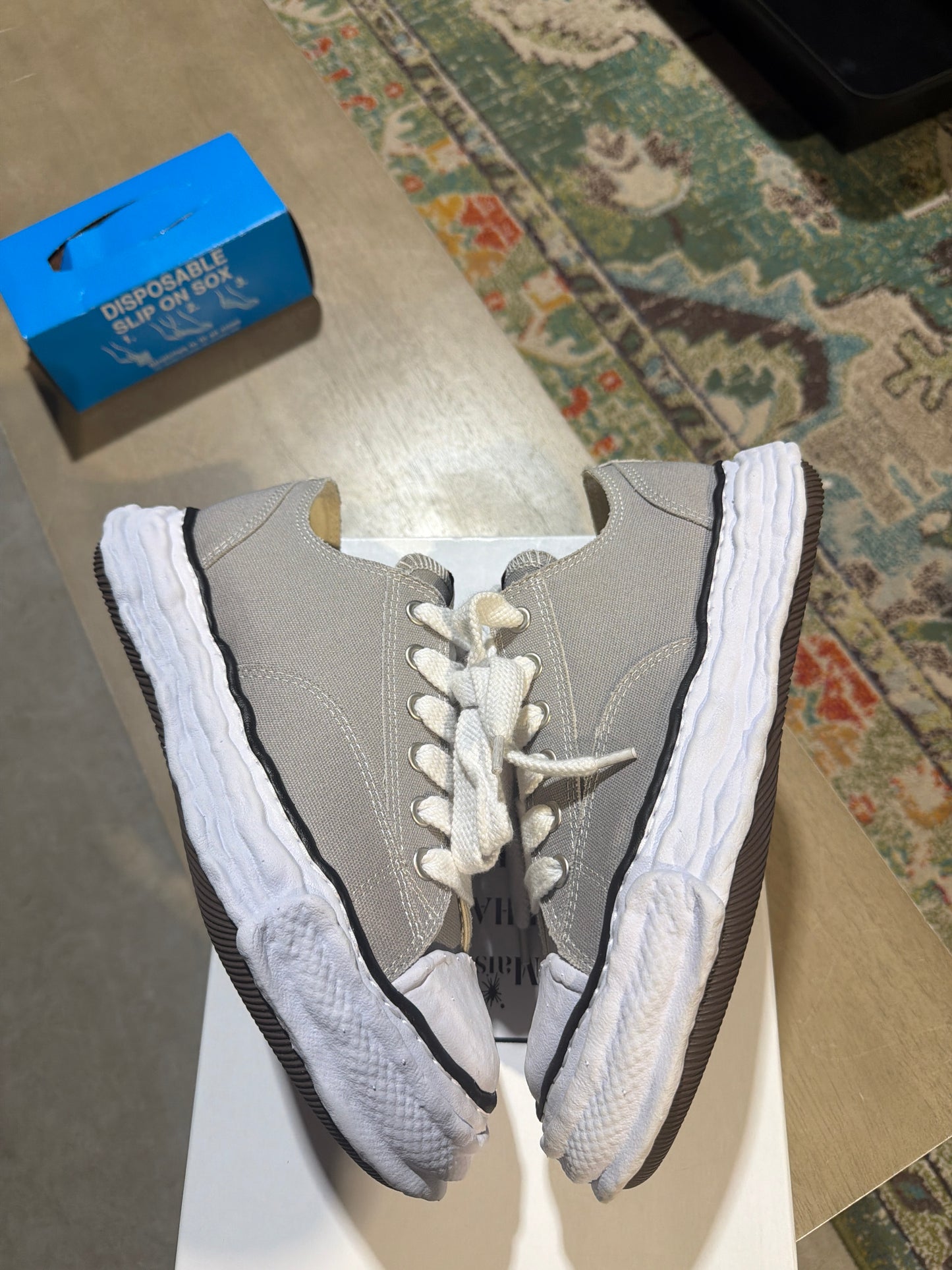 MAISON MIHARA PETERSON 23 GRAY USED SZ 9