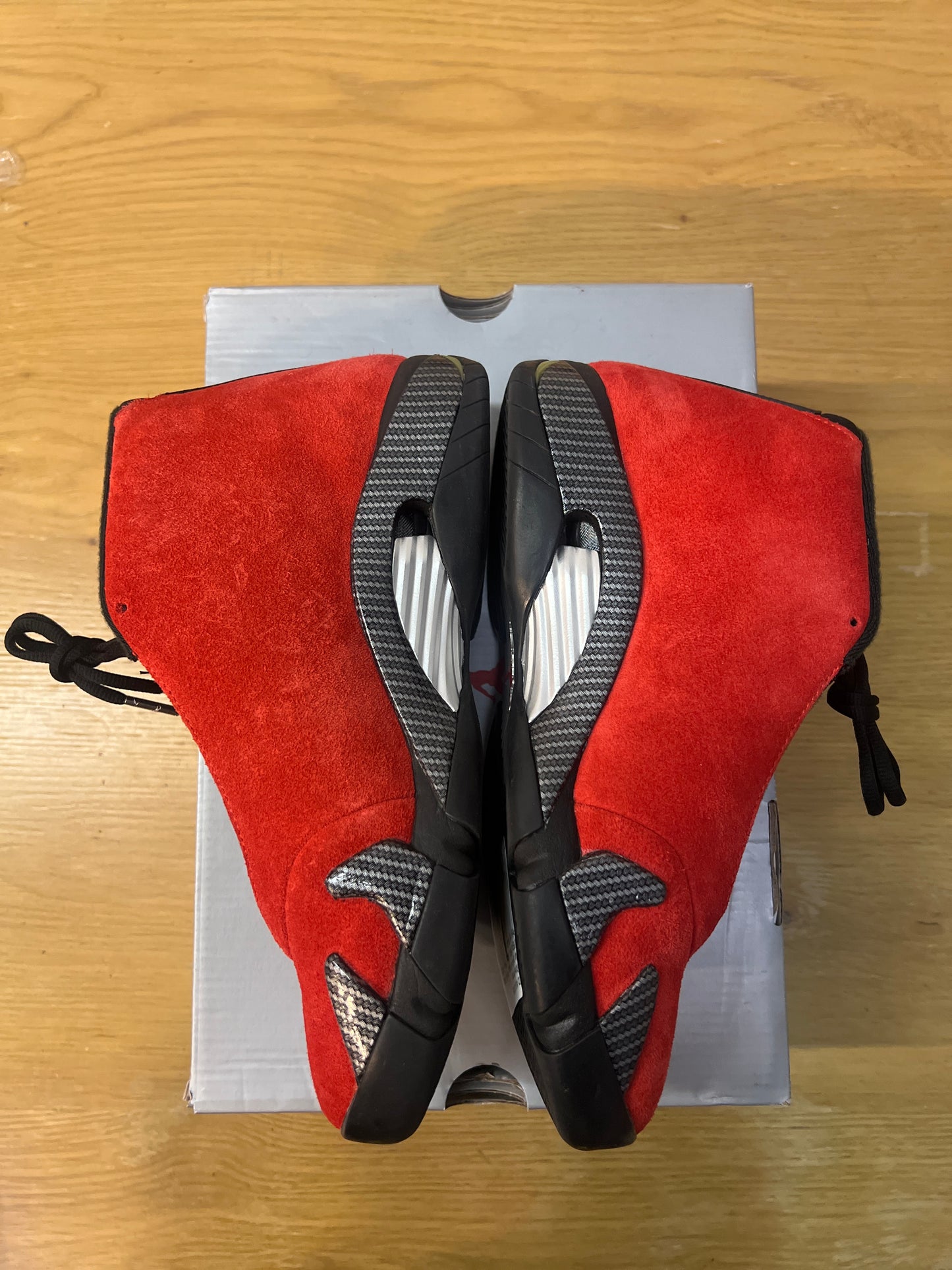 AIR JORDAN 14 RETRO FERRARI 2025 USED SIZE 8