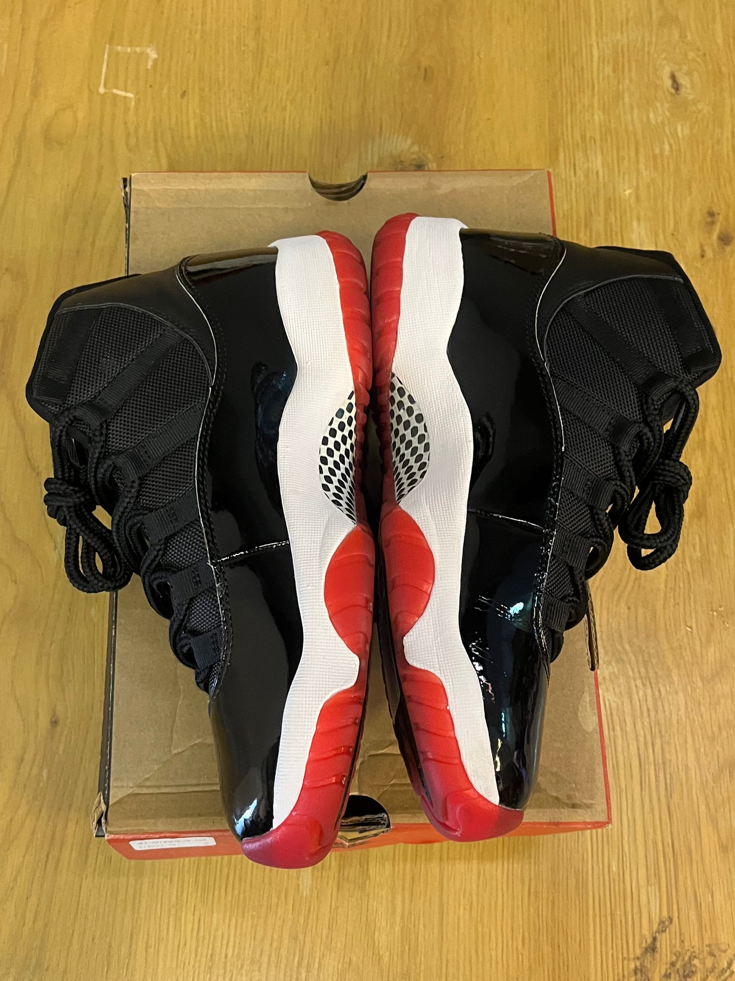 Bred 11used size 9