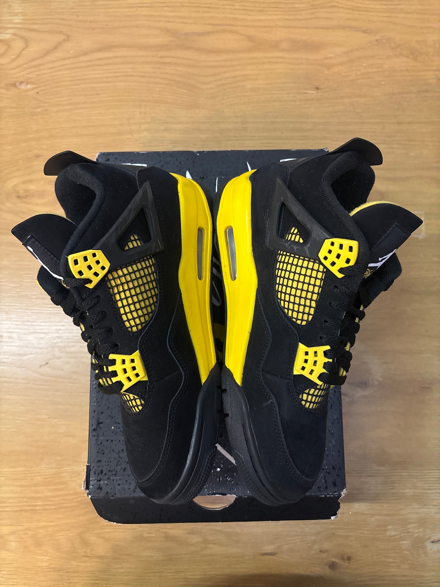Jordan 4 retro thunder used size 8