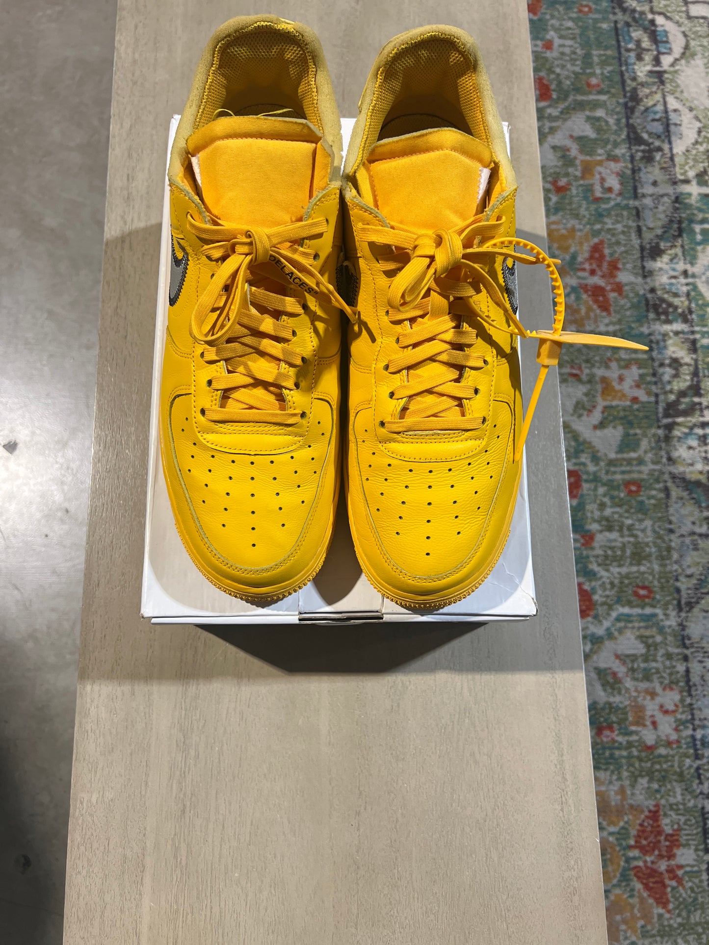 OFF WHITE X NIKE AIR FORCE 1 UNIVERSITY GOLD used sz 11.5