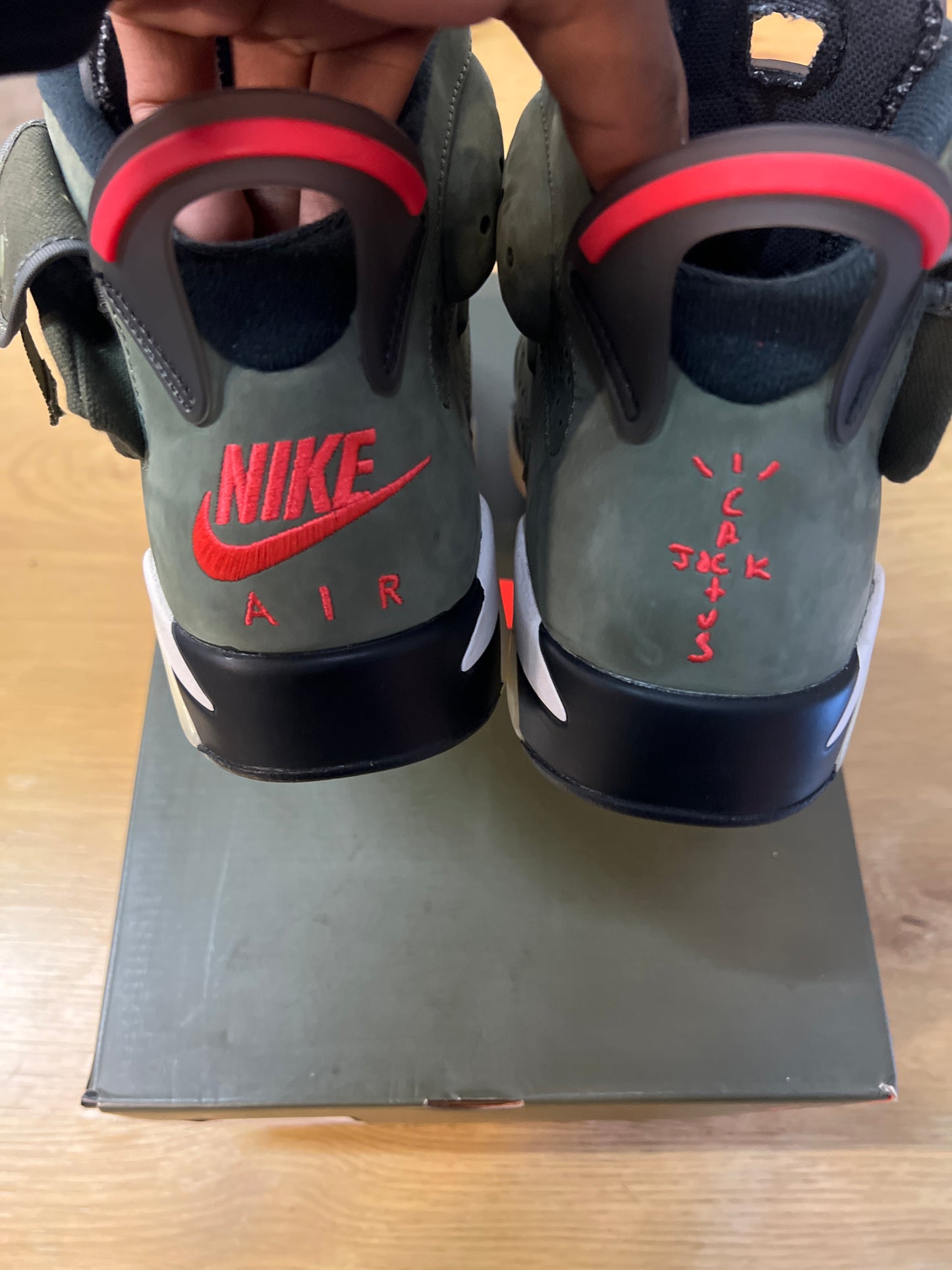 TRAVIS SCOTT X AIR JORDAN 6 RETRO OLIVE USED SIZE 8