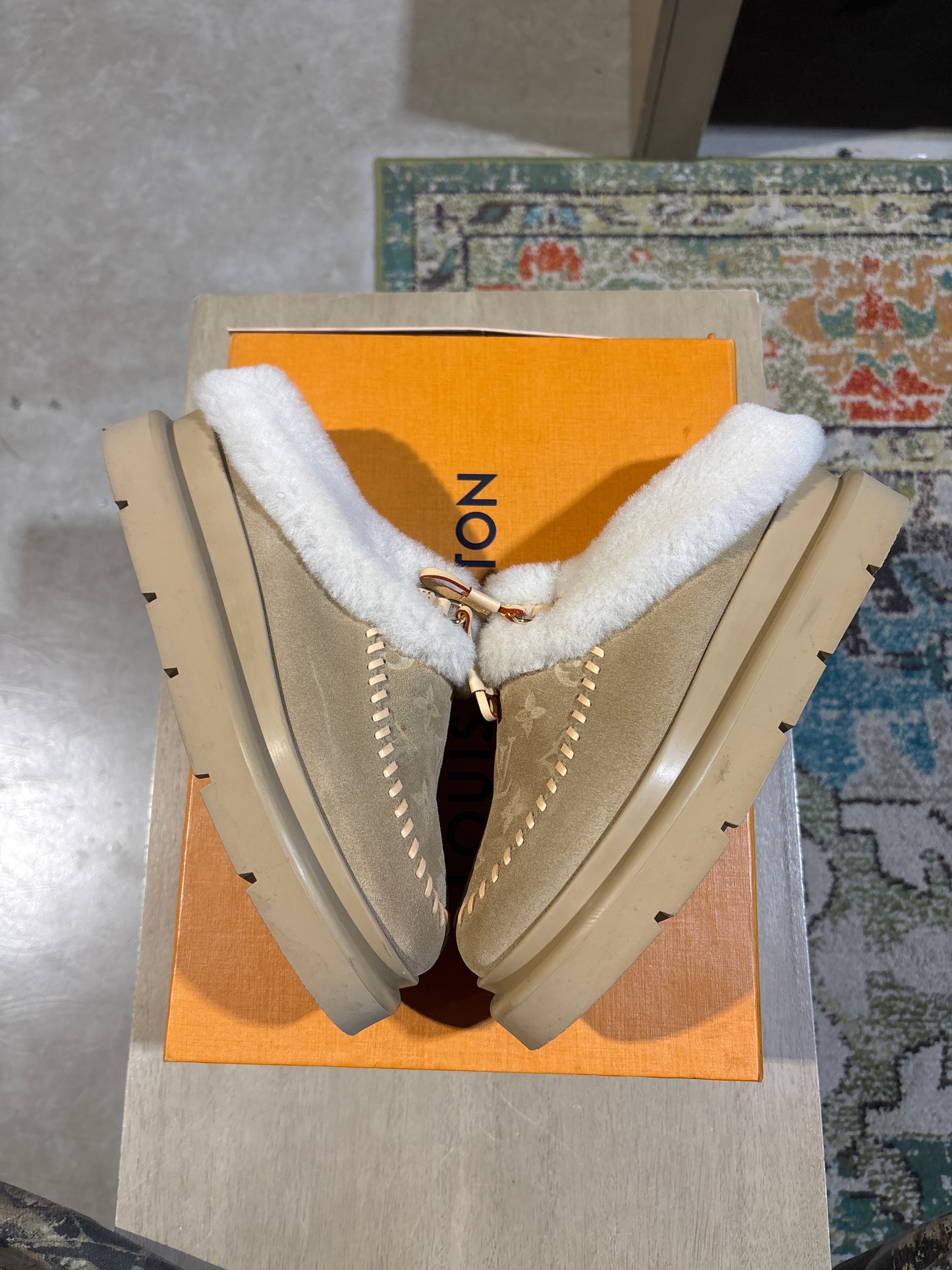 Louis Vuitton Cortina Mule Beige Used Sz 6
