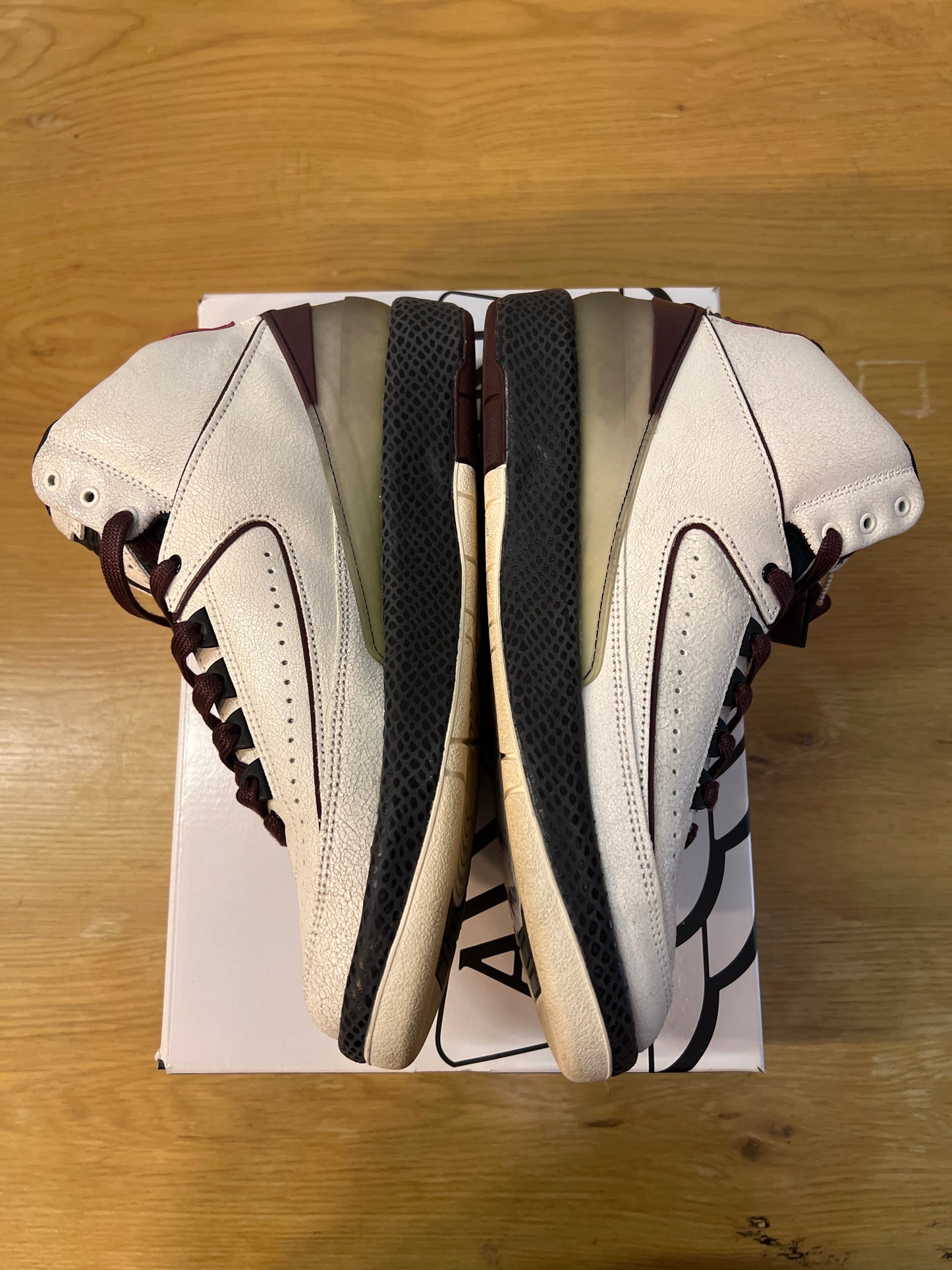 A MA MANIERE X AIR JORDAN 2 RETRO AIRNESS USED SIZE 8.5