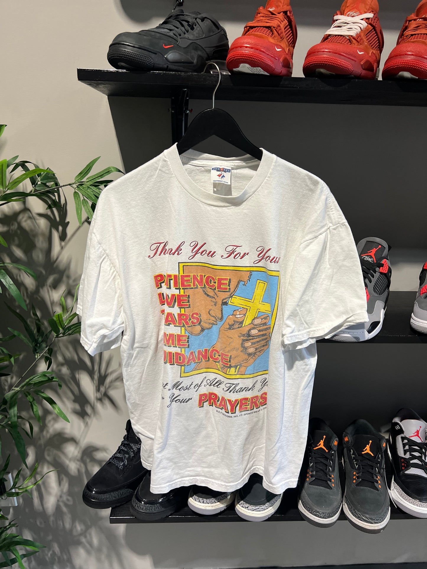 Vintage prayers tee 02