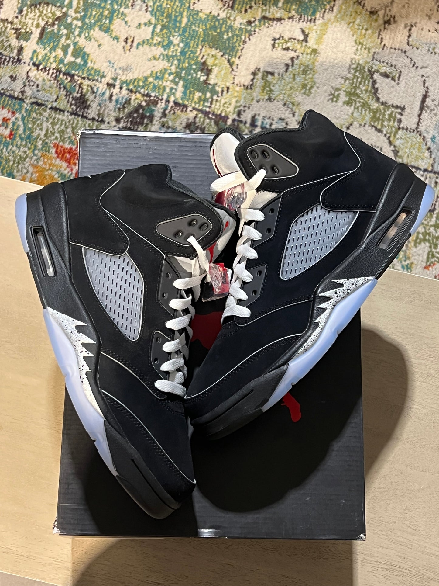 Air Jordan 5 metallic used sz 8.5 (2)