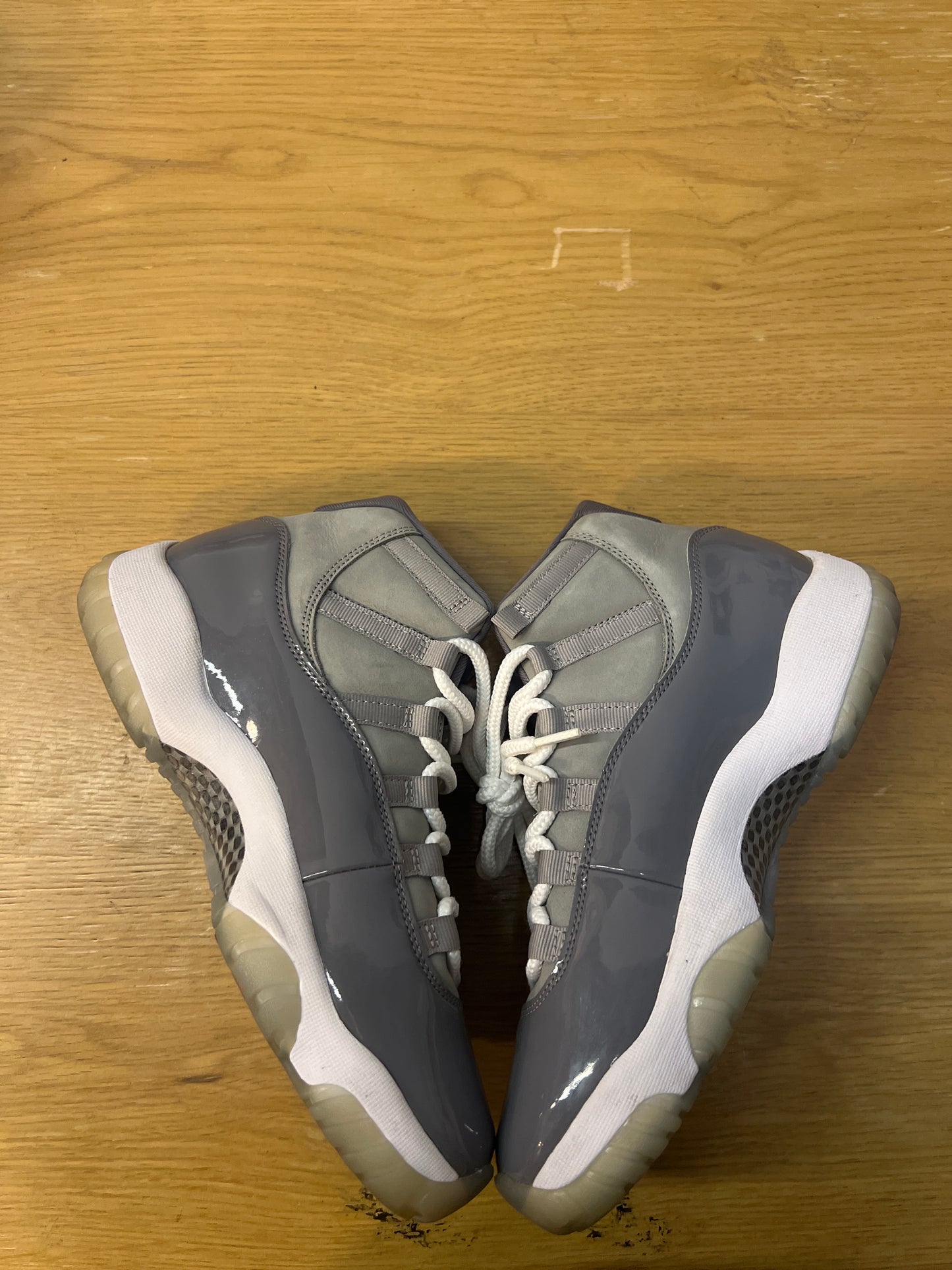 Jordan 11 cool grey used8.5