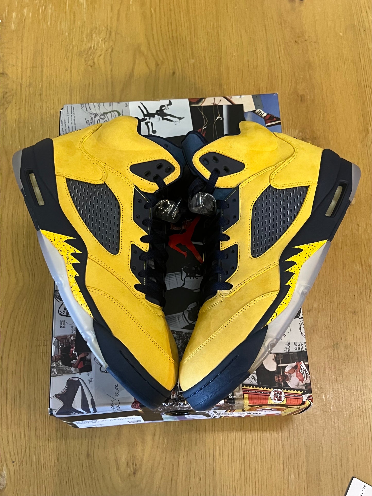 AIR JORDAN 5 RETRO SP MICHIGAN Used Sz 12