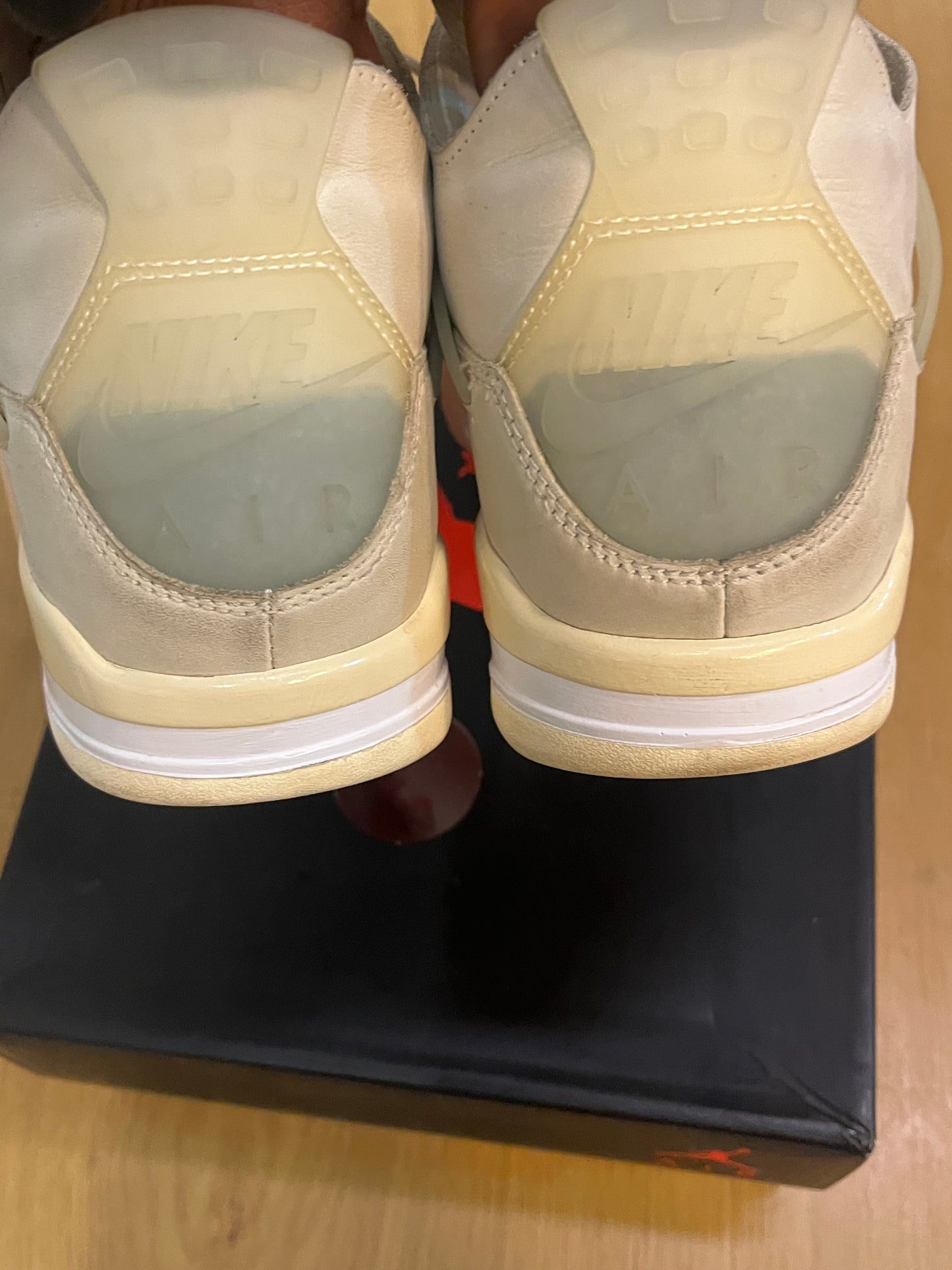 OFF-WHITE X WMNS AIR JORDAN 4 SP SAIL Used Sz w12