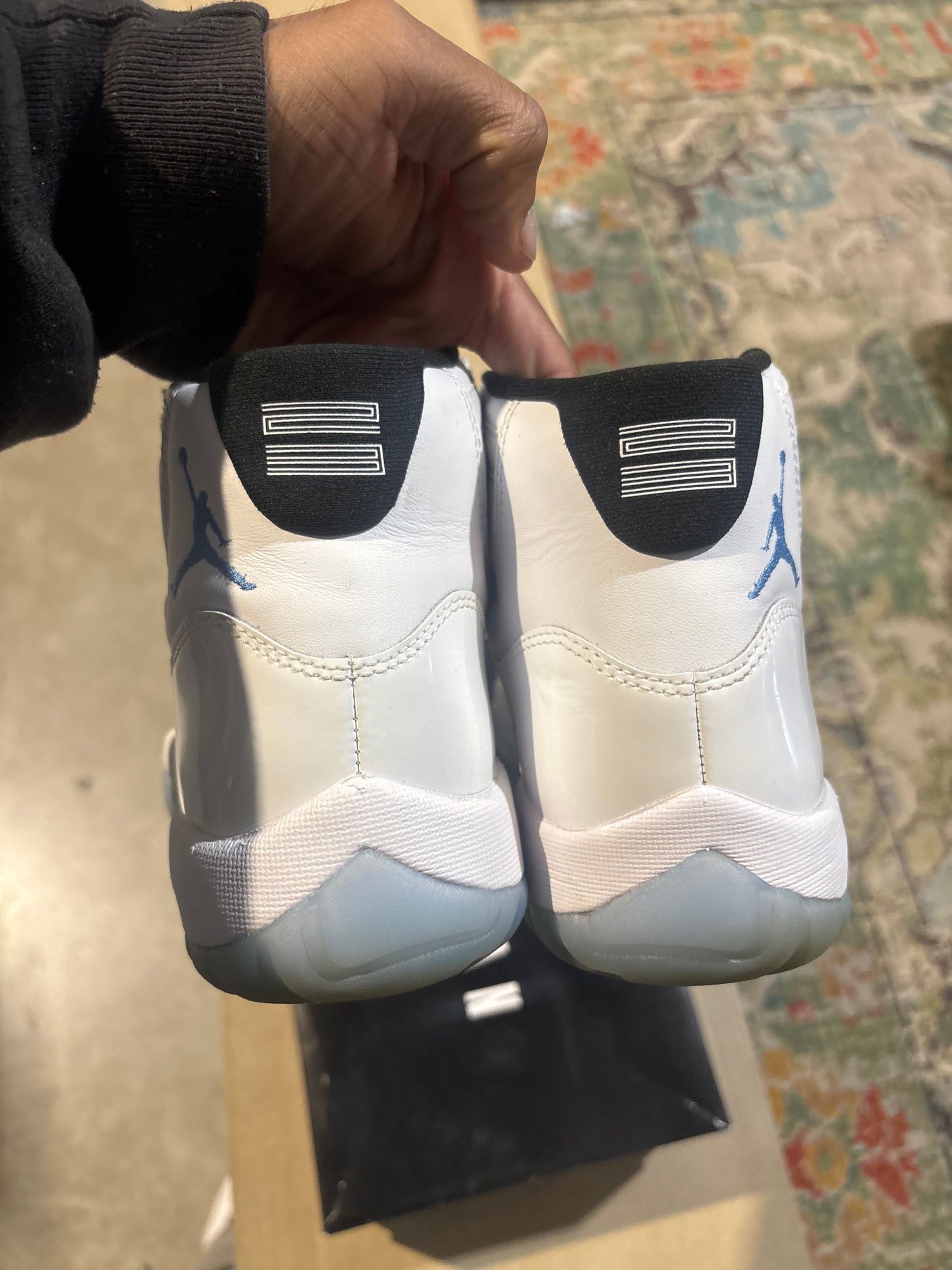 Jordan 11 Legend Blue Used Sz 9