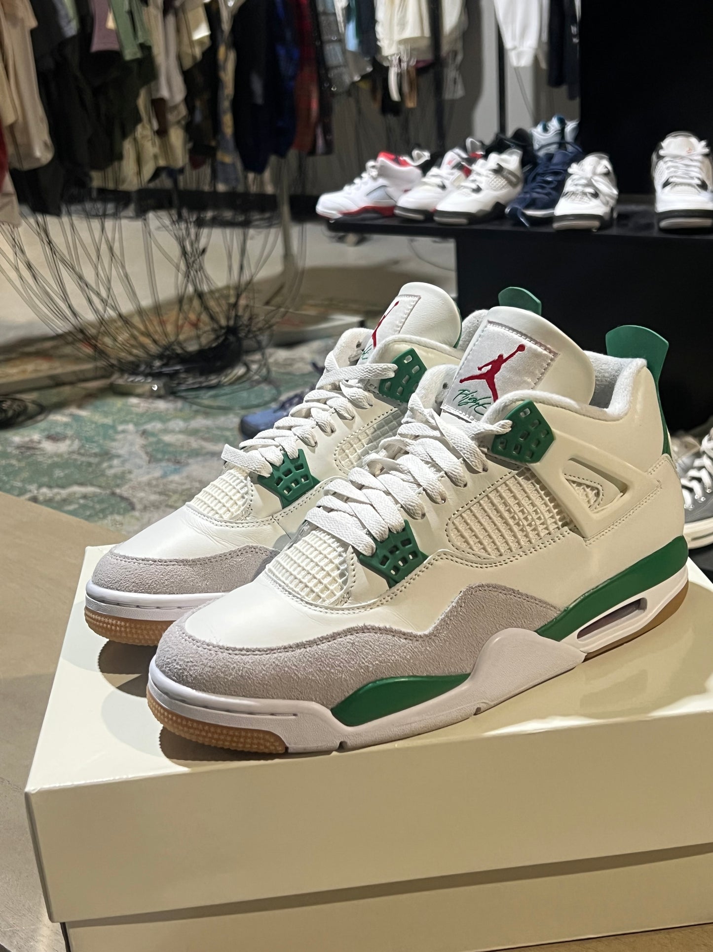 JORDAN 4 SB PINE GREEN USED SZ 10.5