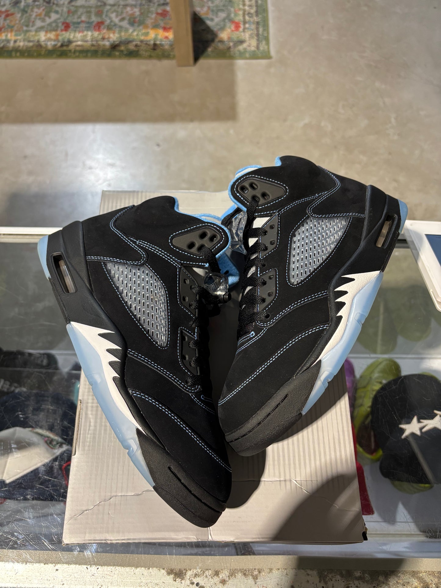 Air Jordan 5 university blue used 9.5