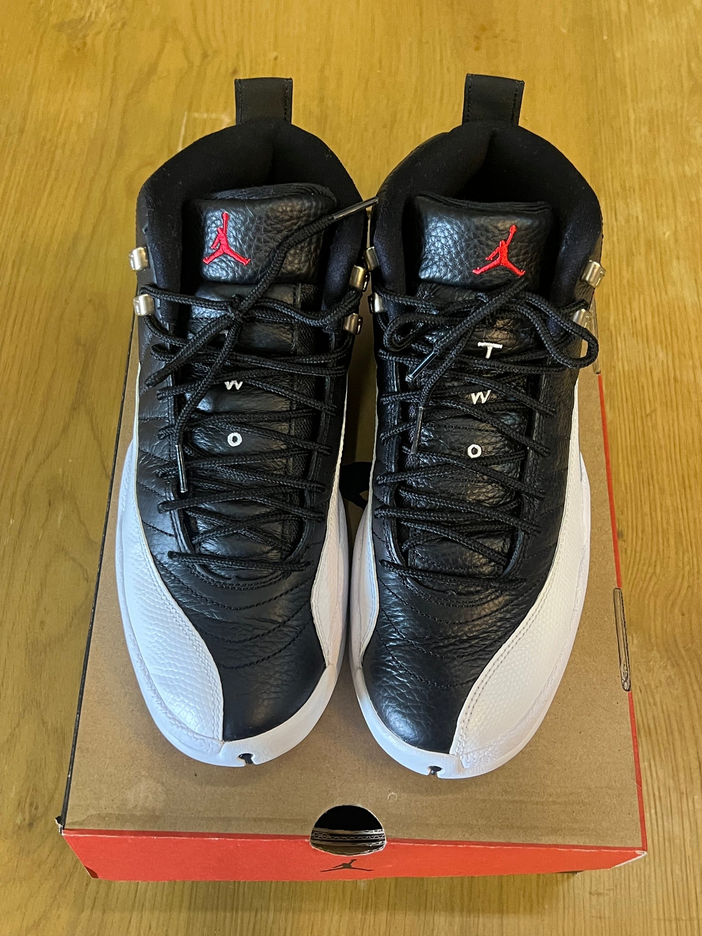 AIR JORDAN 12 playoff used sz 9