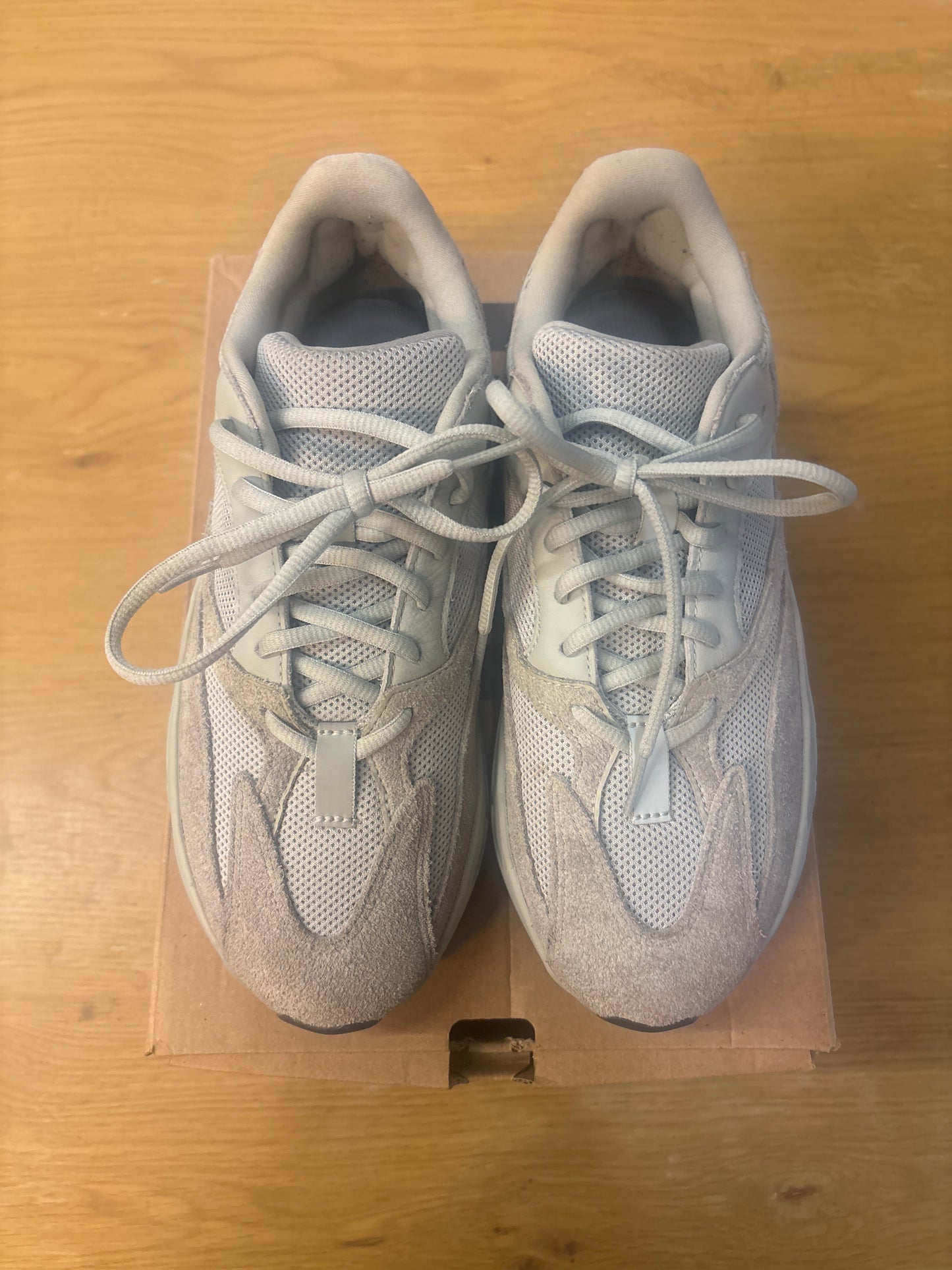 YEEZY BOOST 700 SALT 2024 USED SIZE 8
