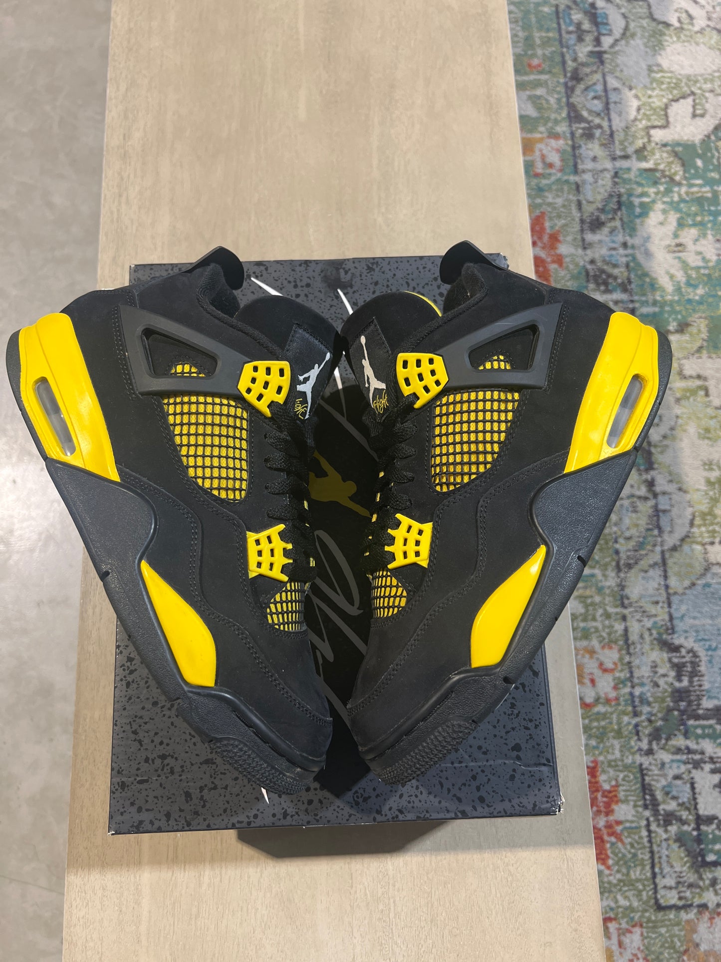 Jordan 4 Thunder 2023 Used Sz 10 (1)