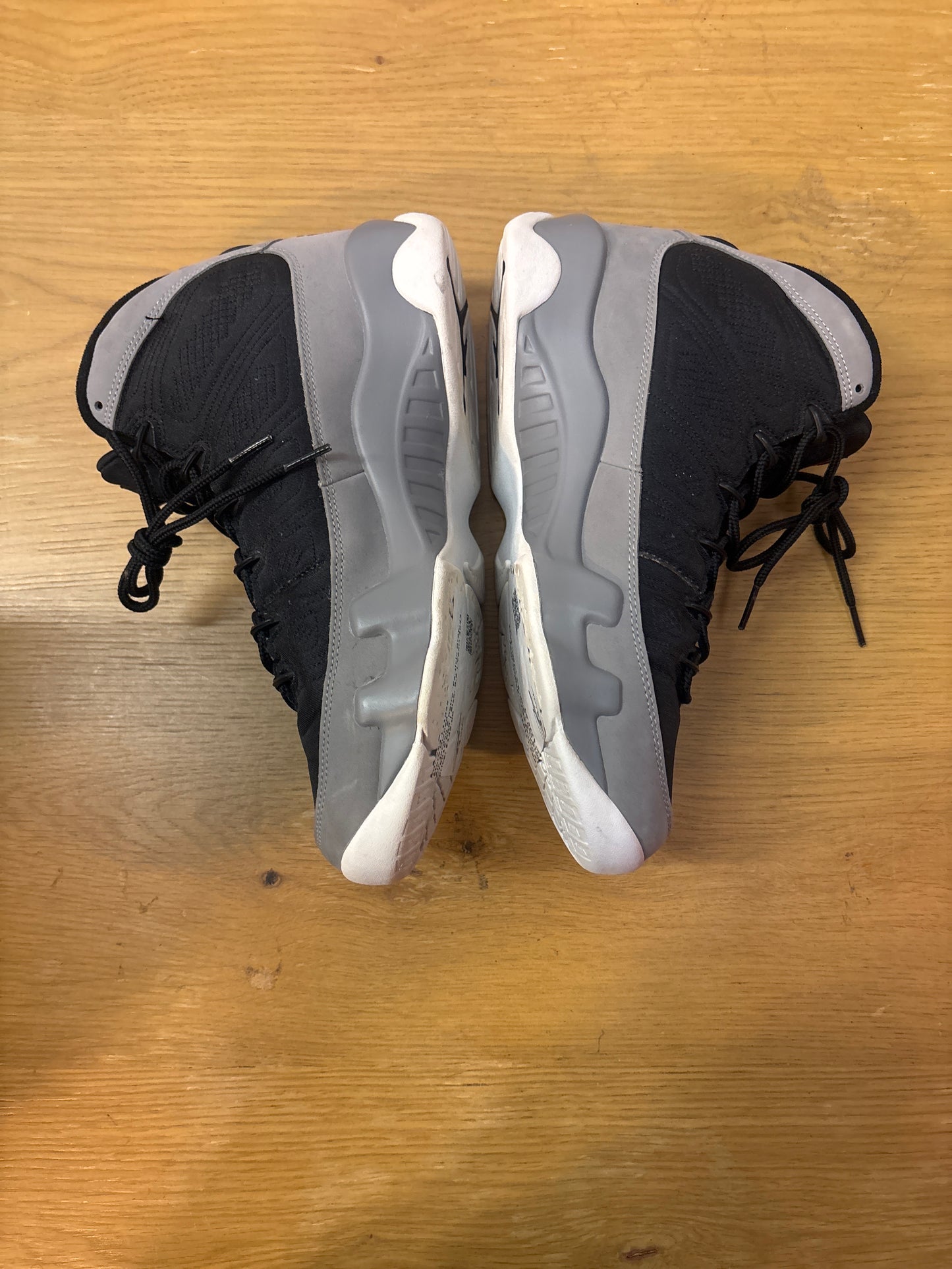 JORDAN 9 PARTICLE GREY USED SZ 8.5 NB