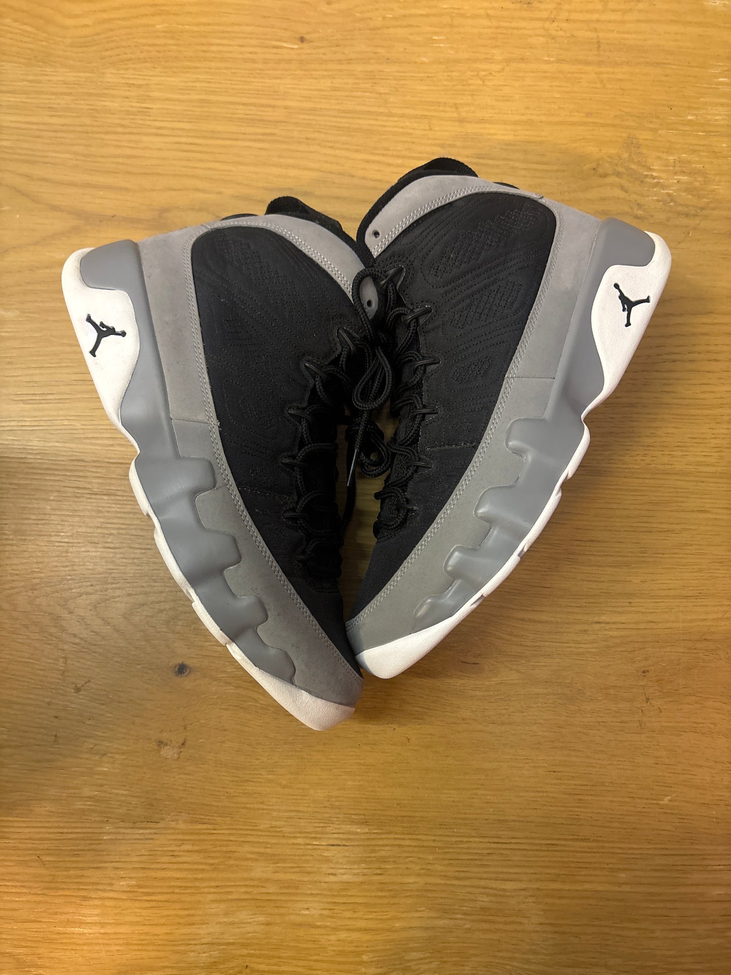 JORDAN 9 PARTICLE GREY USED SZ 8.5 NB