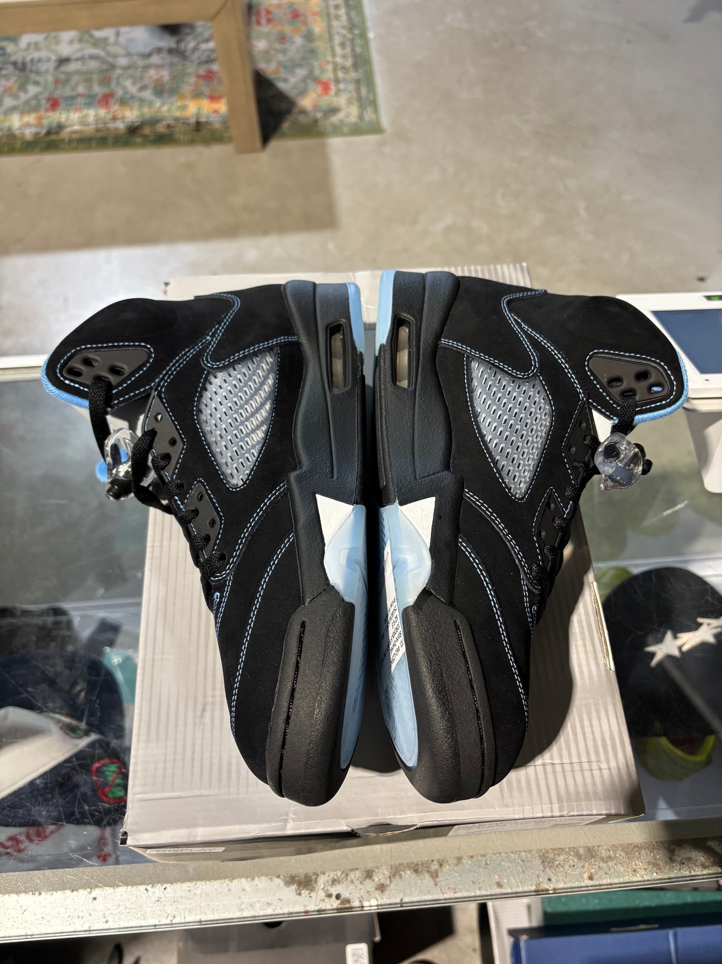 Air Jordan 5 university blue used 9.5