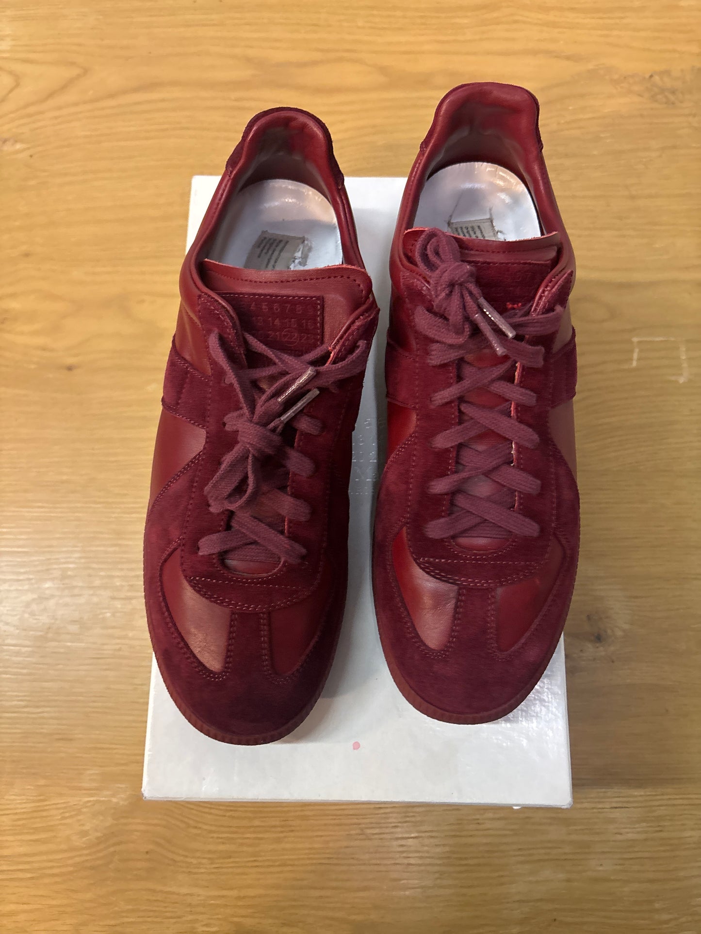 MARGIELA GAT RED WINE SZ 10 USED