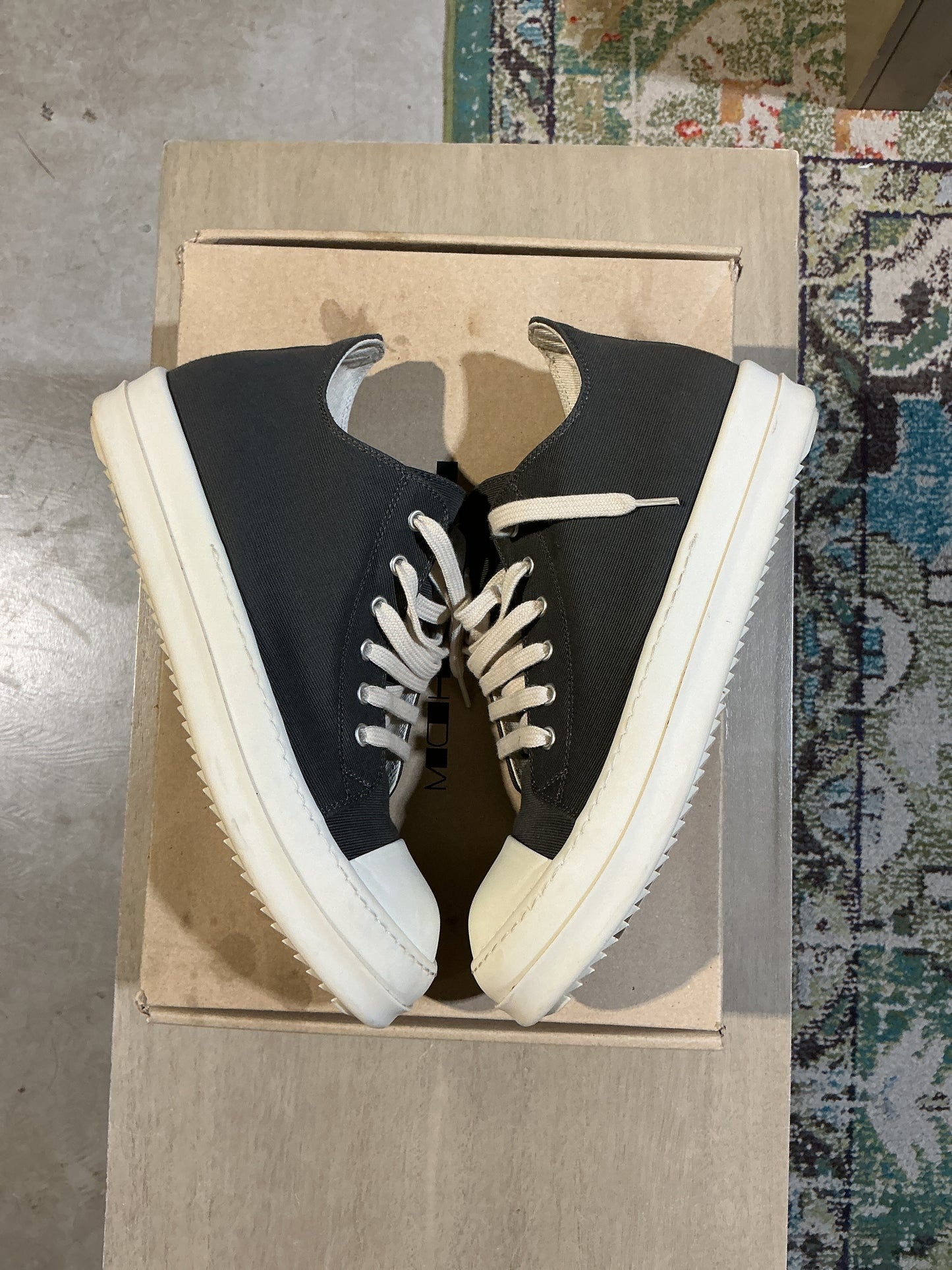 RICK RAMONE LOW GREY USED SZ 8