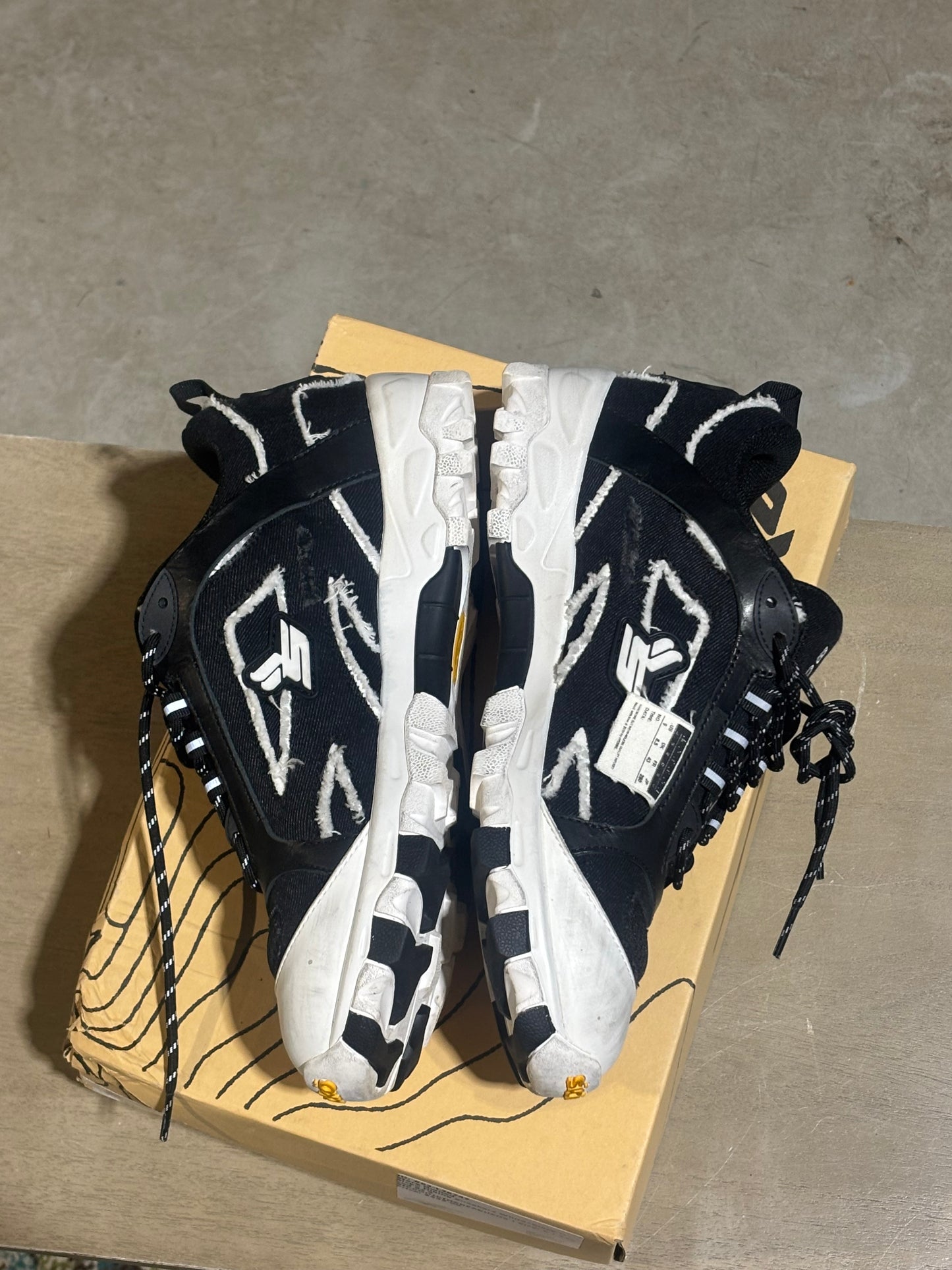 Sicko Hiking Sneakers White/Black Used Sz 9